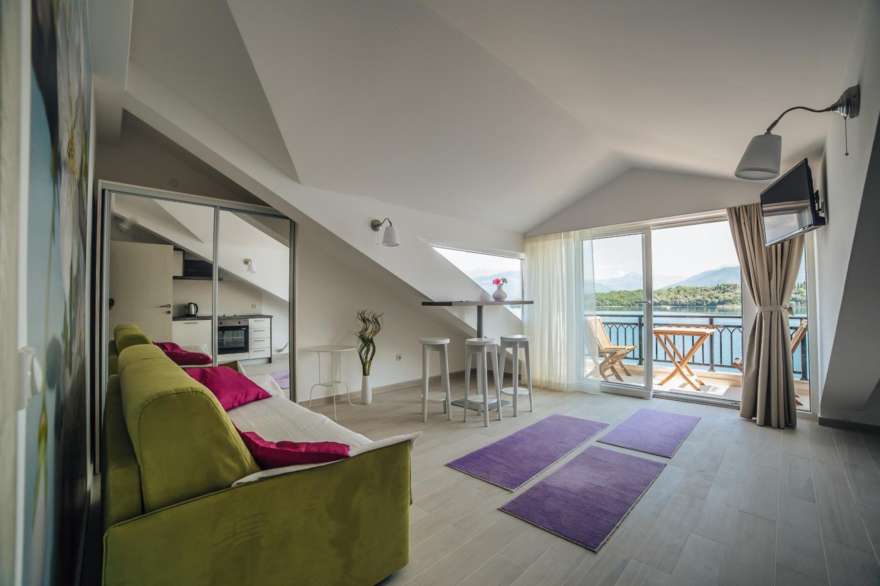 Apartment with Sea View photo 2