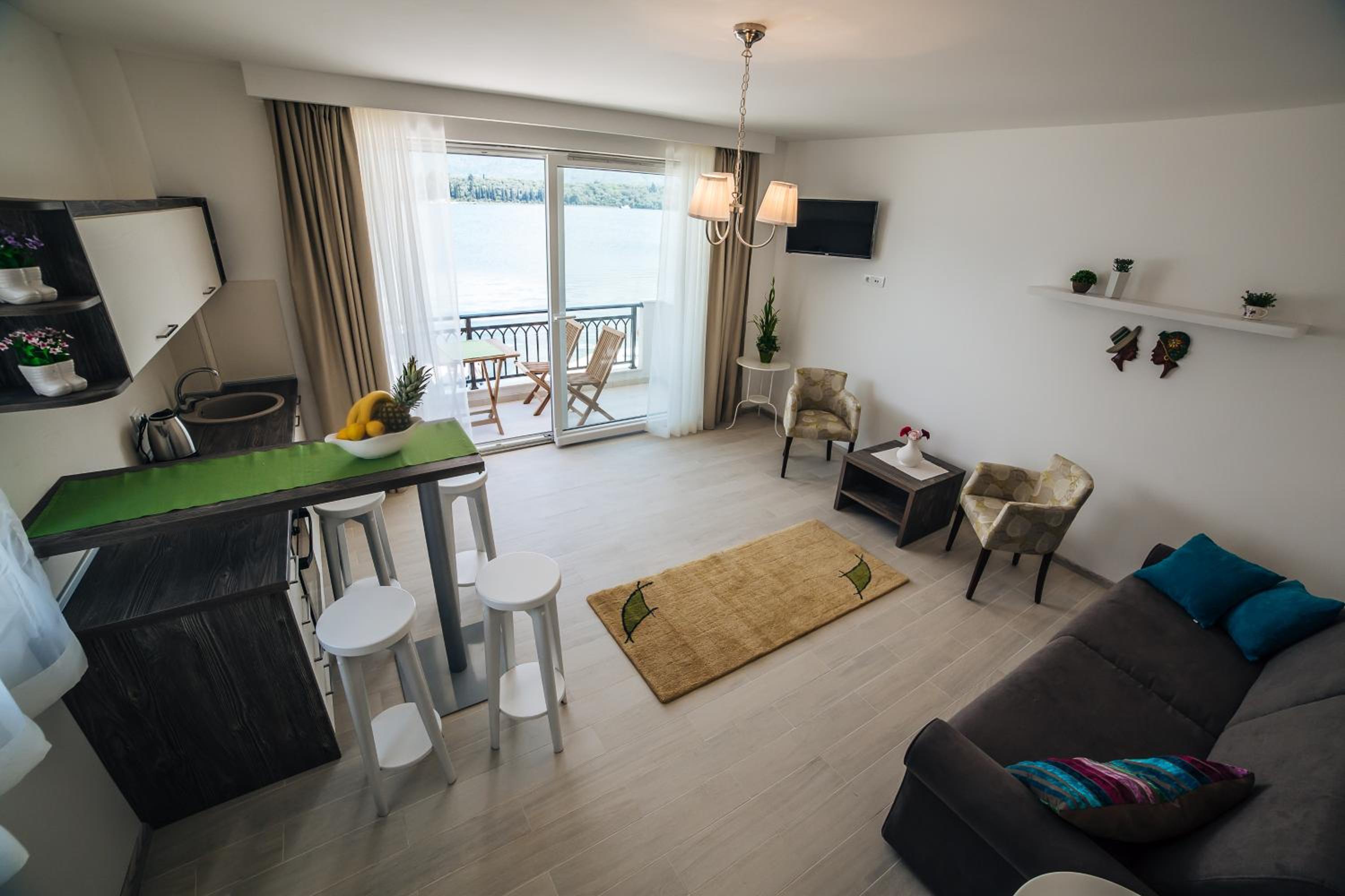 Apartment with Sea View photo 2