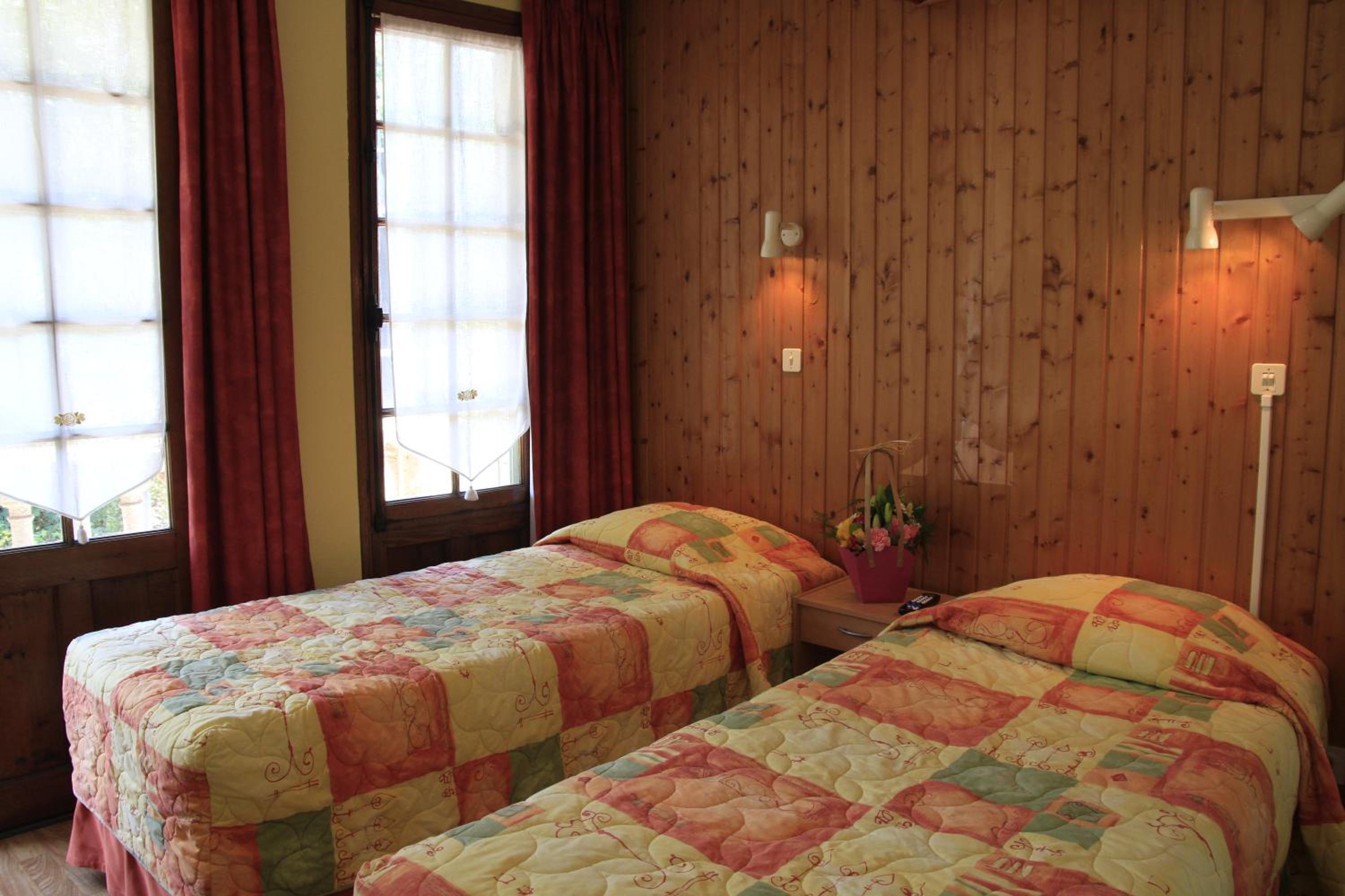 Budget Twin Room photo 2