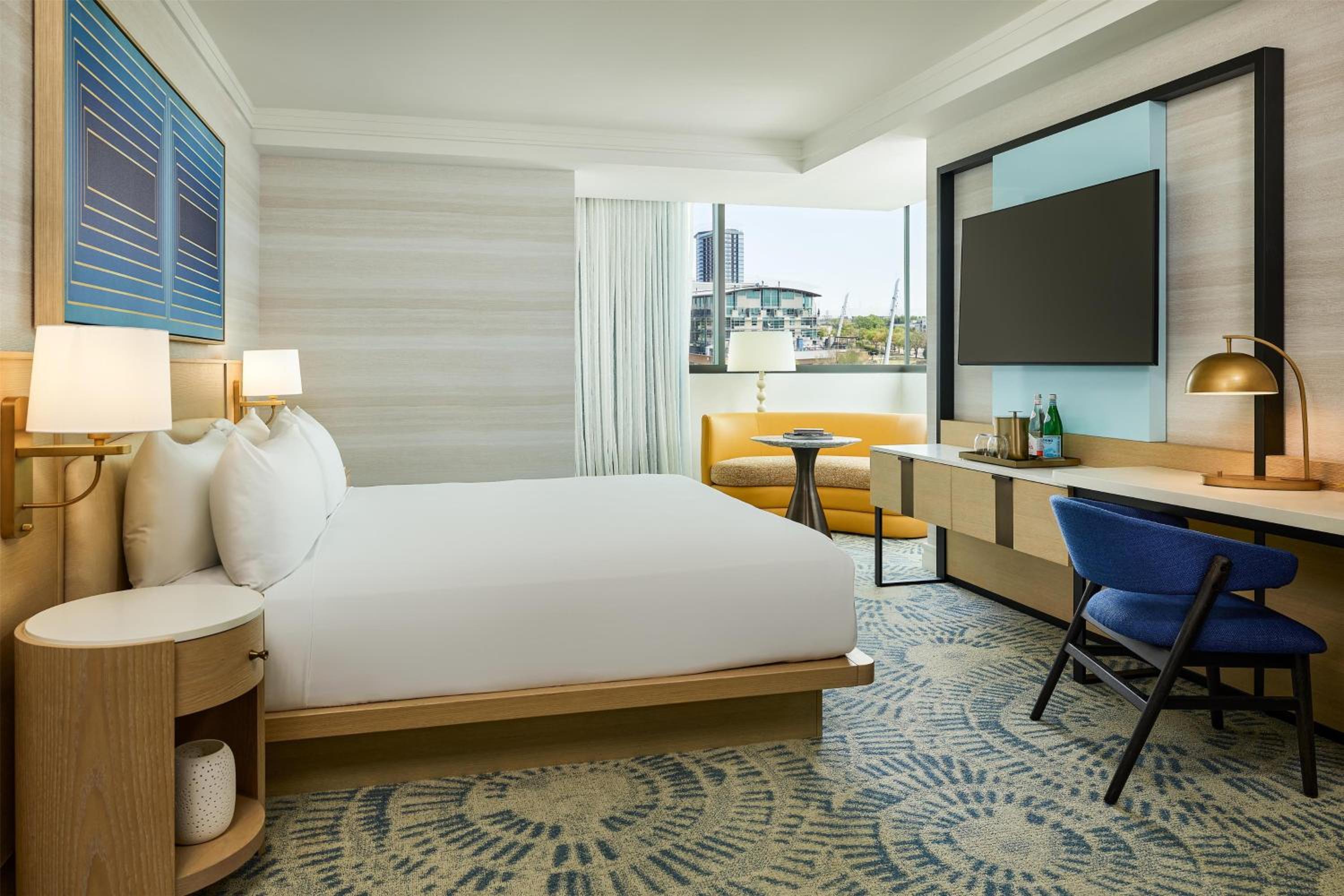 Luxury King Room with Tub - Mobility and Hearing Accessible - Photo 4