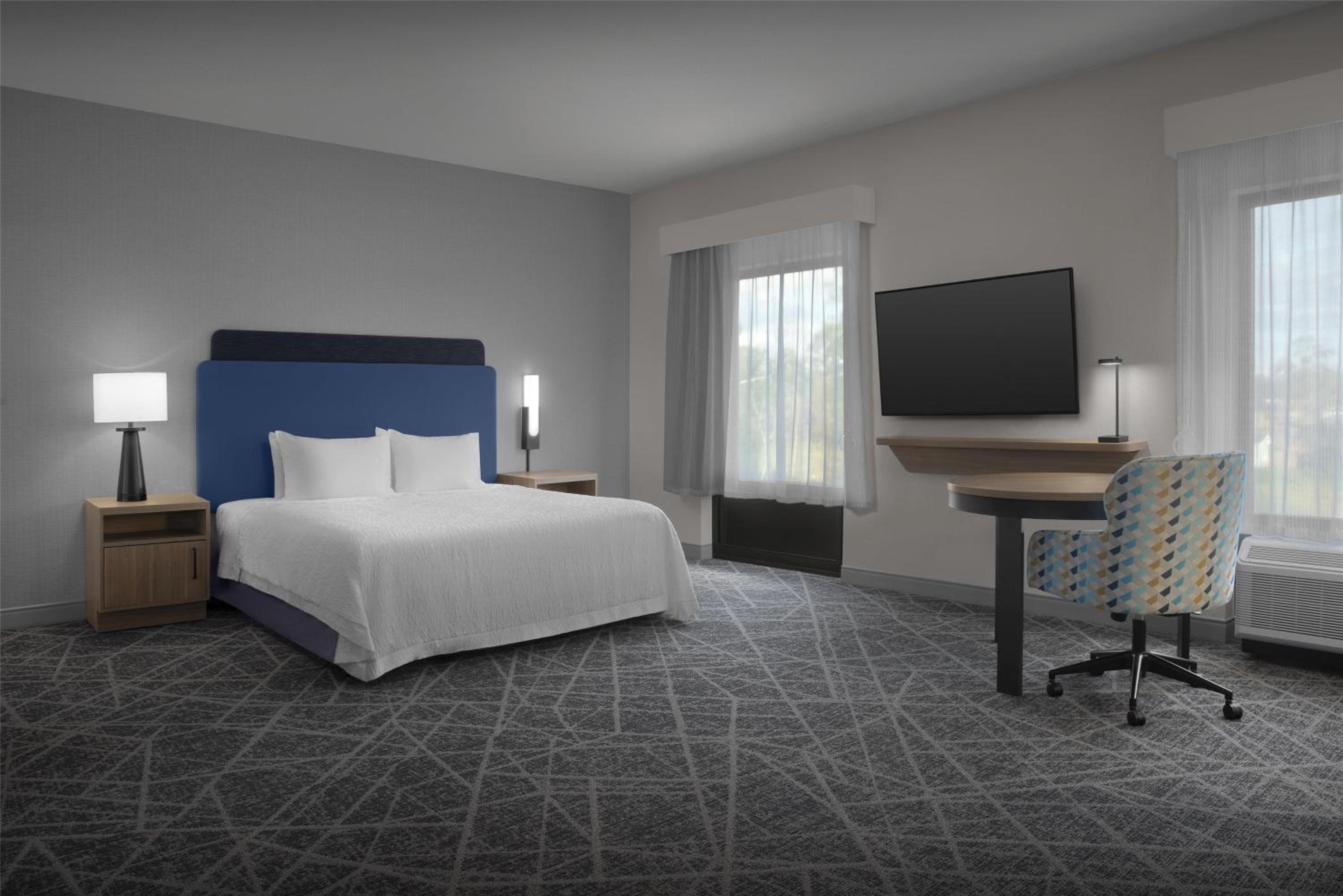 King Room with Accessible Tub - Mobility and Hearing Access/Non-Smoking - Photo 2