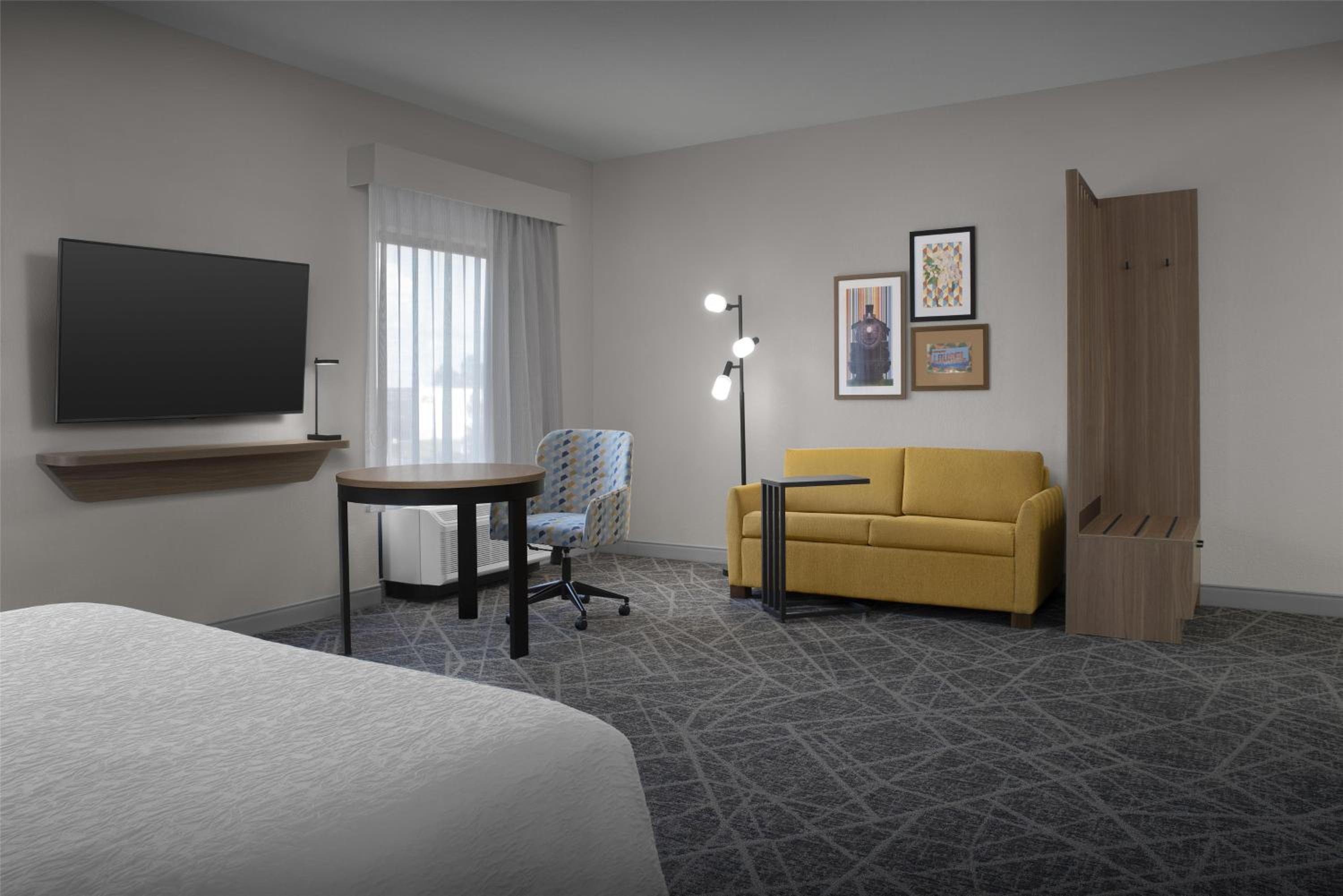 King Room with Accessible Tub - Mobility and Hearing Access/Non-Smoking - Photo 3