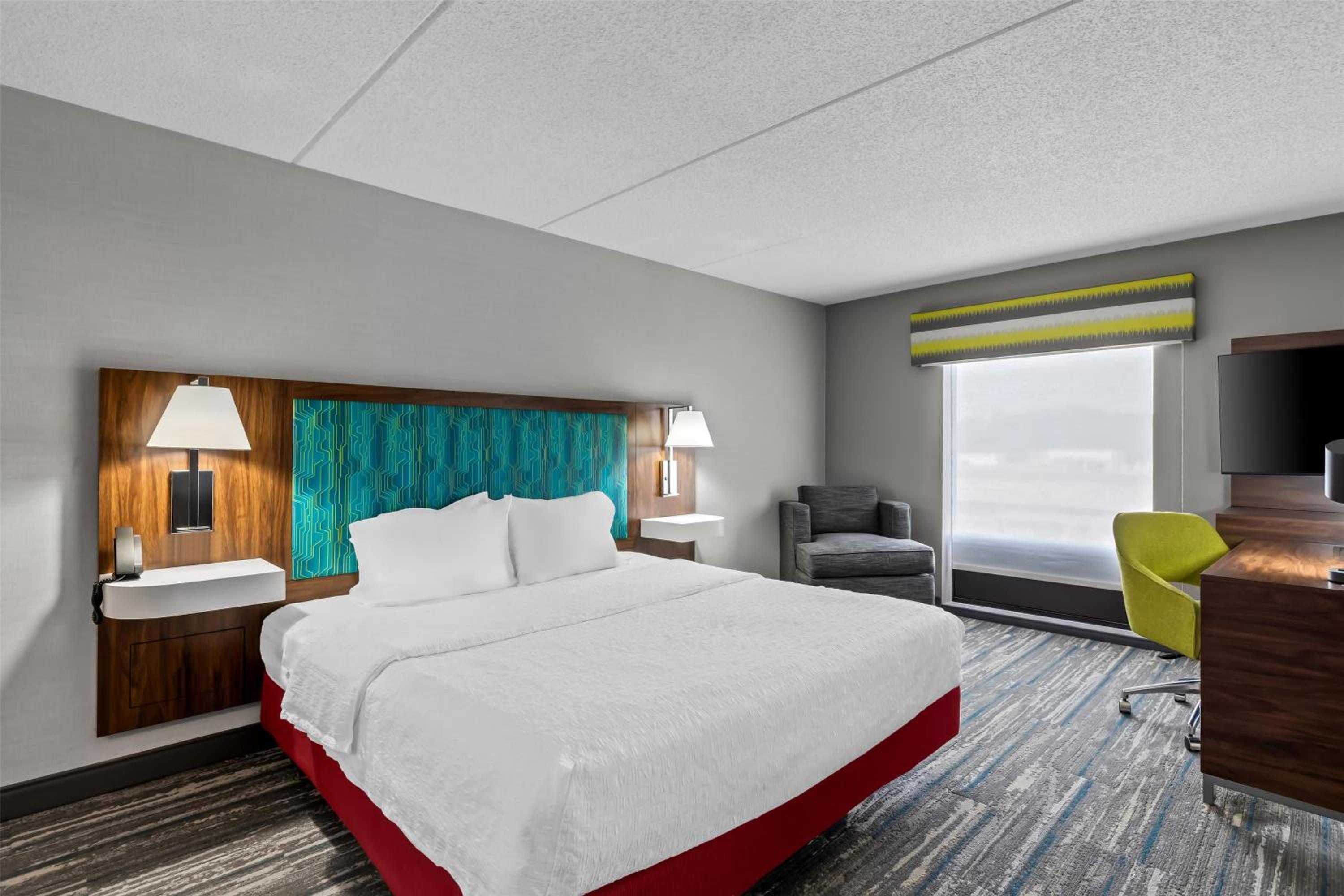 King Suite - Disability Access/Non-Smoking - Photo 1