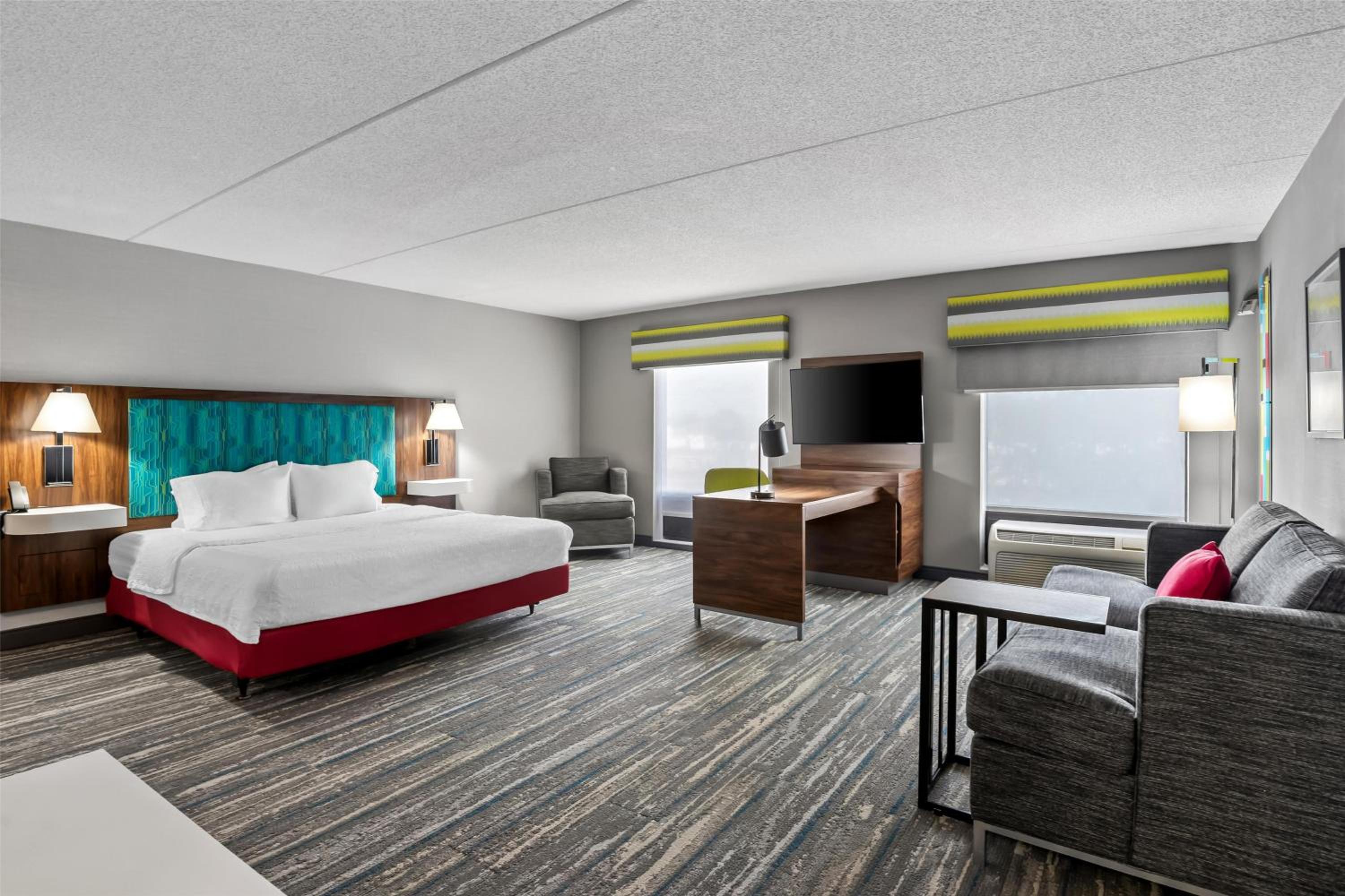 King Suite - Disability Access/Non-Smoking - Photo 4