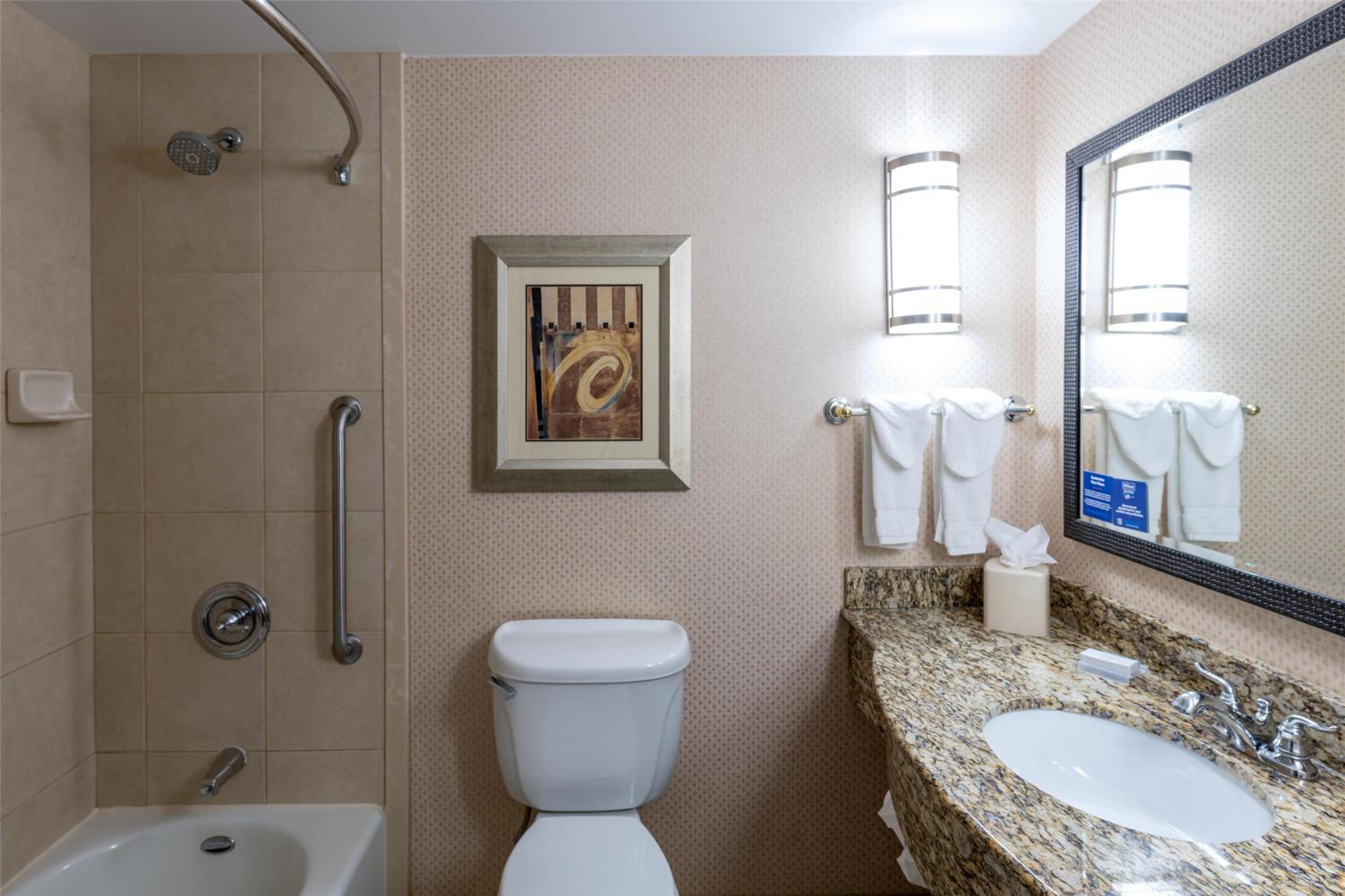 King Room with Bath Tub - Mobility Access - Photo 2