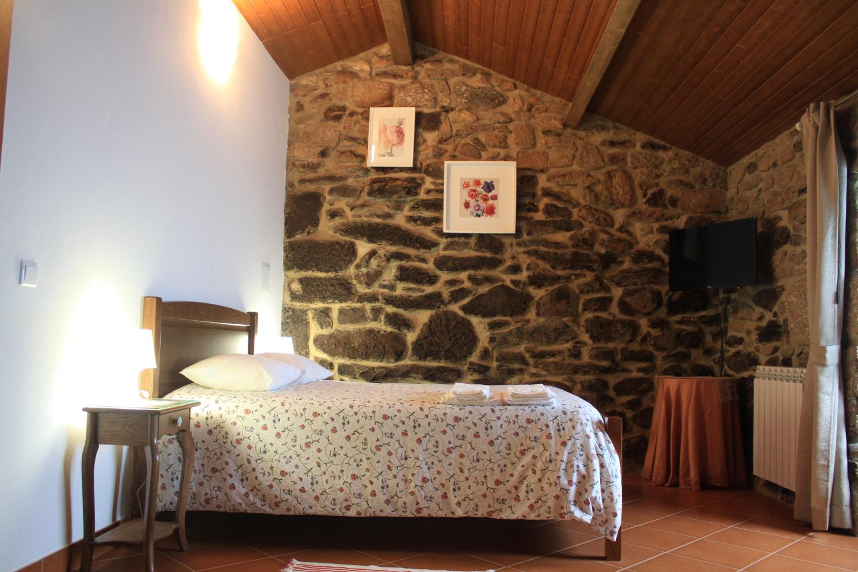 Superior Quadruple Room - Photo 11