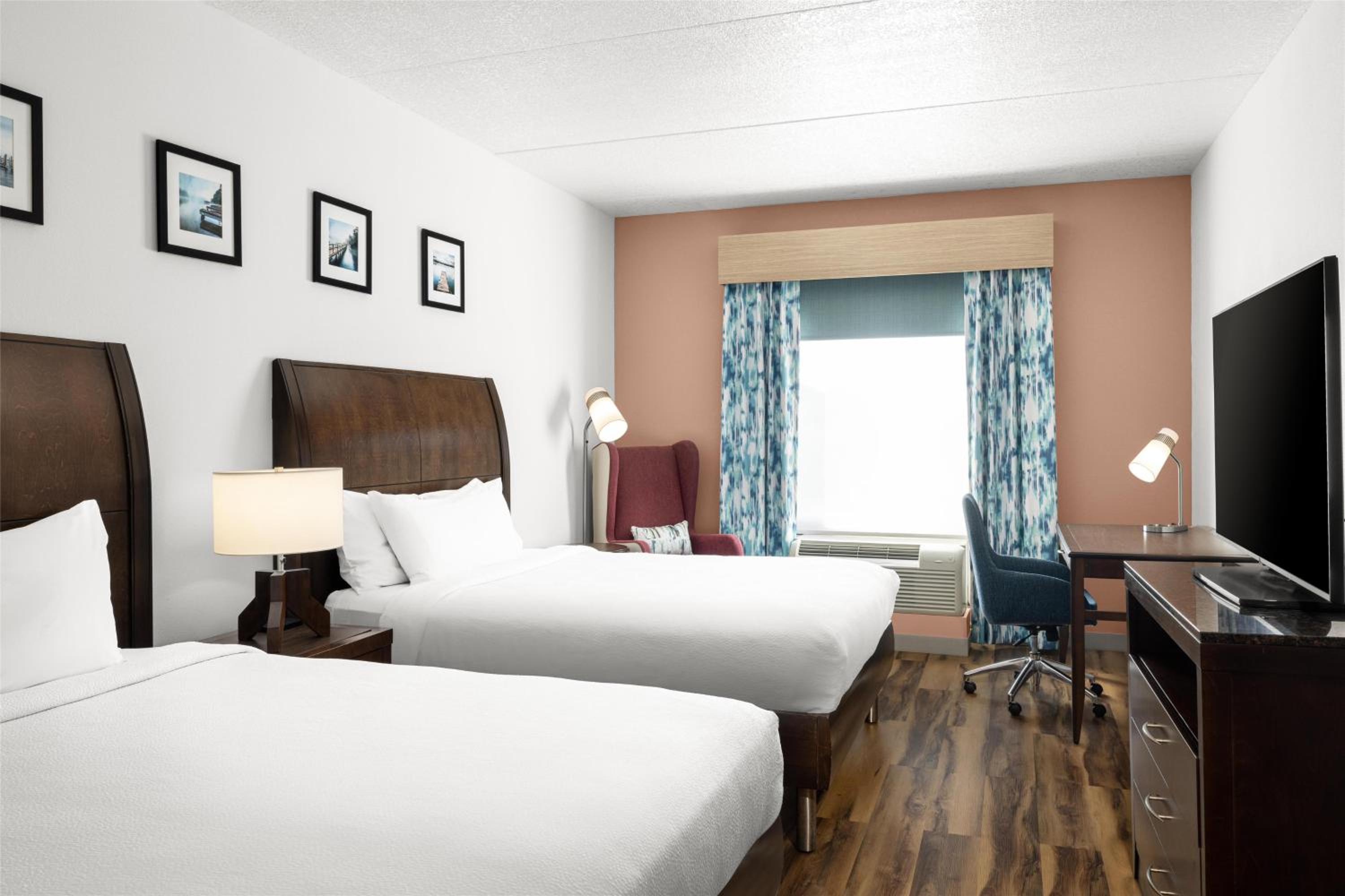 Queen Room with Two Queen Beds - Photo 1