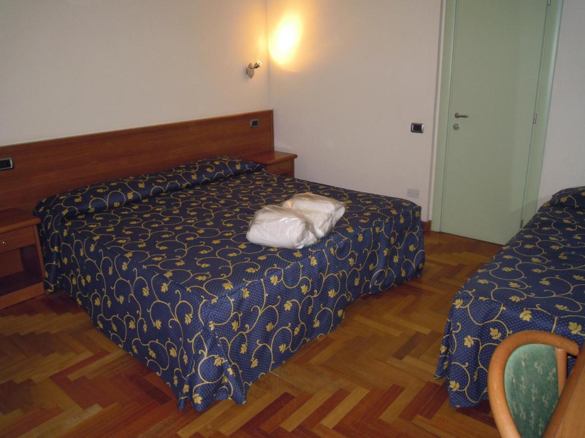 Double or Twin Room photo 1