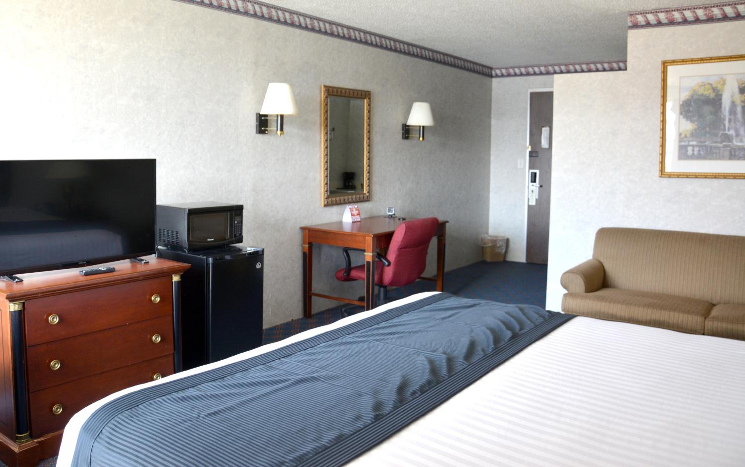 King Studio Suite - Non-Smoking - Photo 5