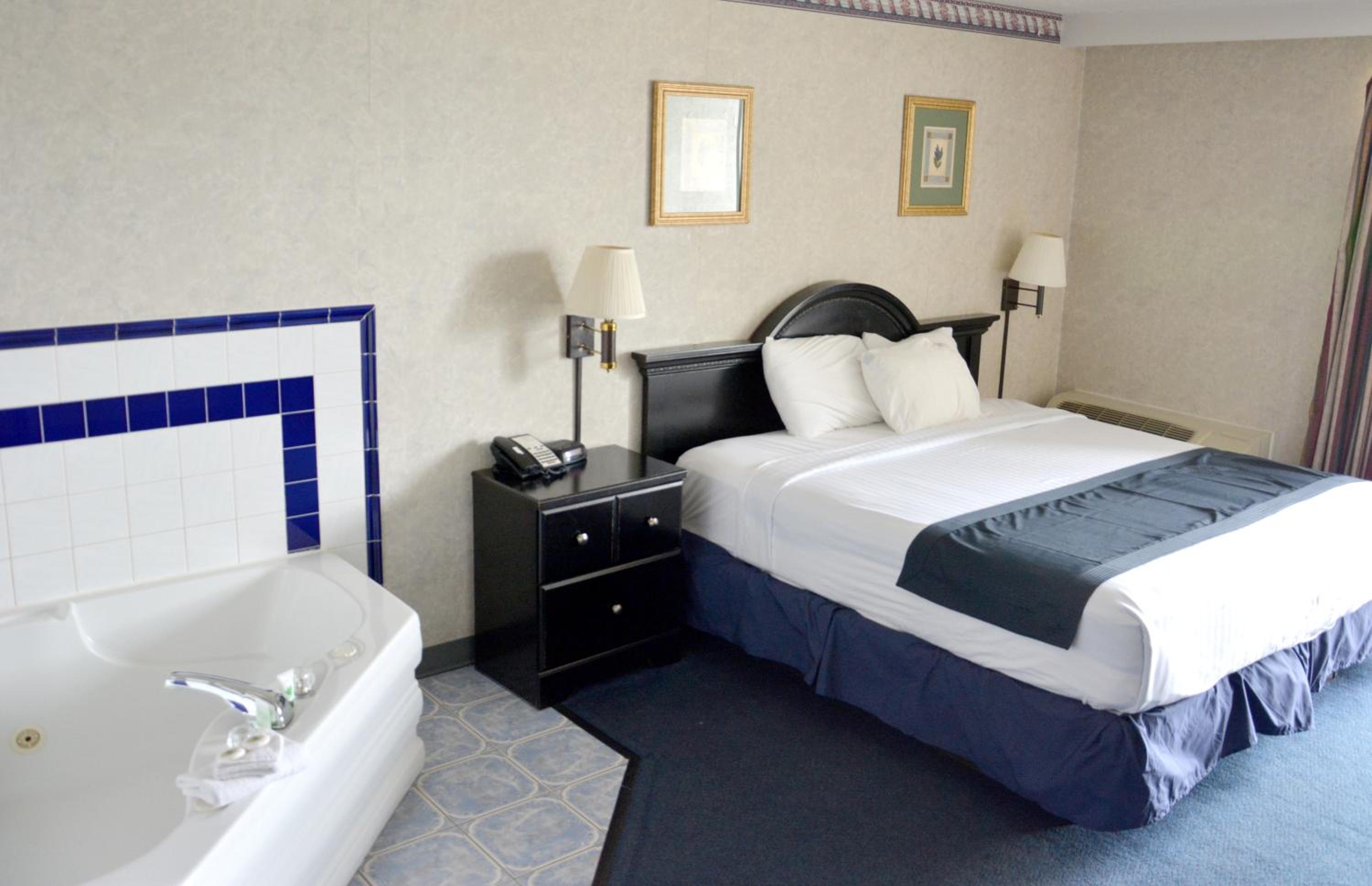 Deluxe King Studio Suite - Non-Smoking - Photo 3