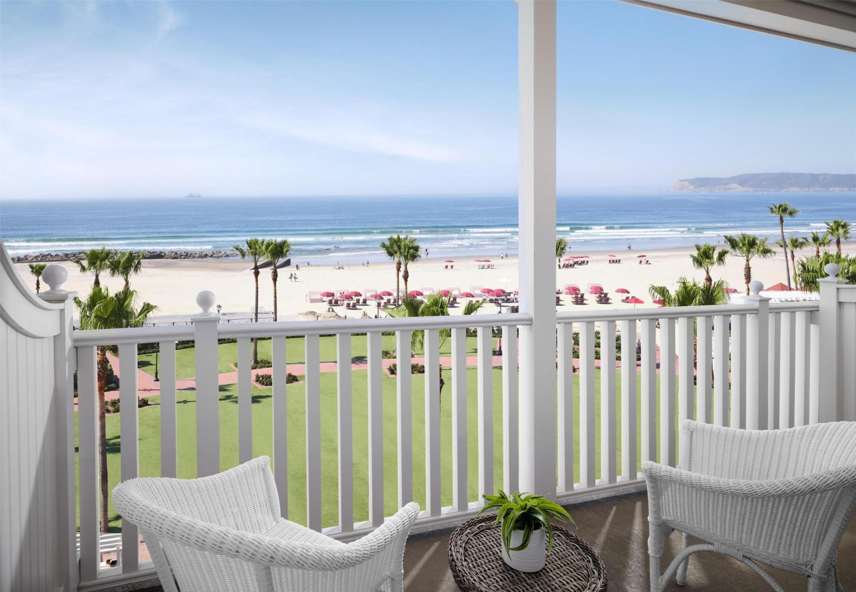 Victorian Queen Room with Two Queen Beds and Club Access - Oceanfront