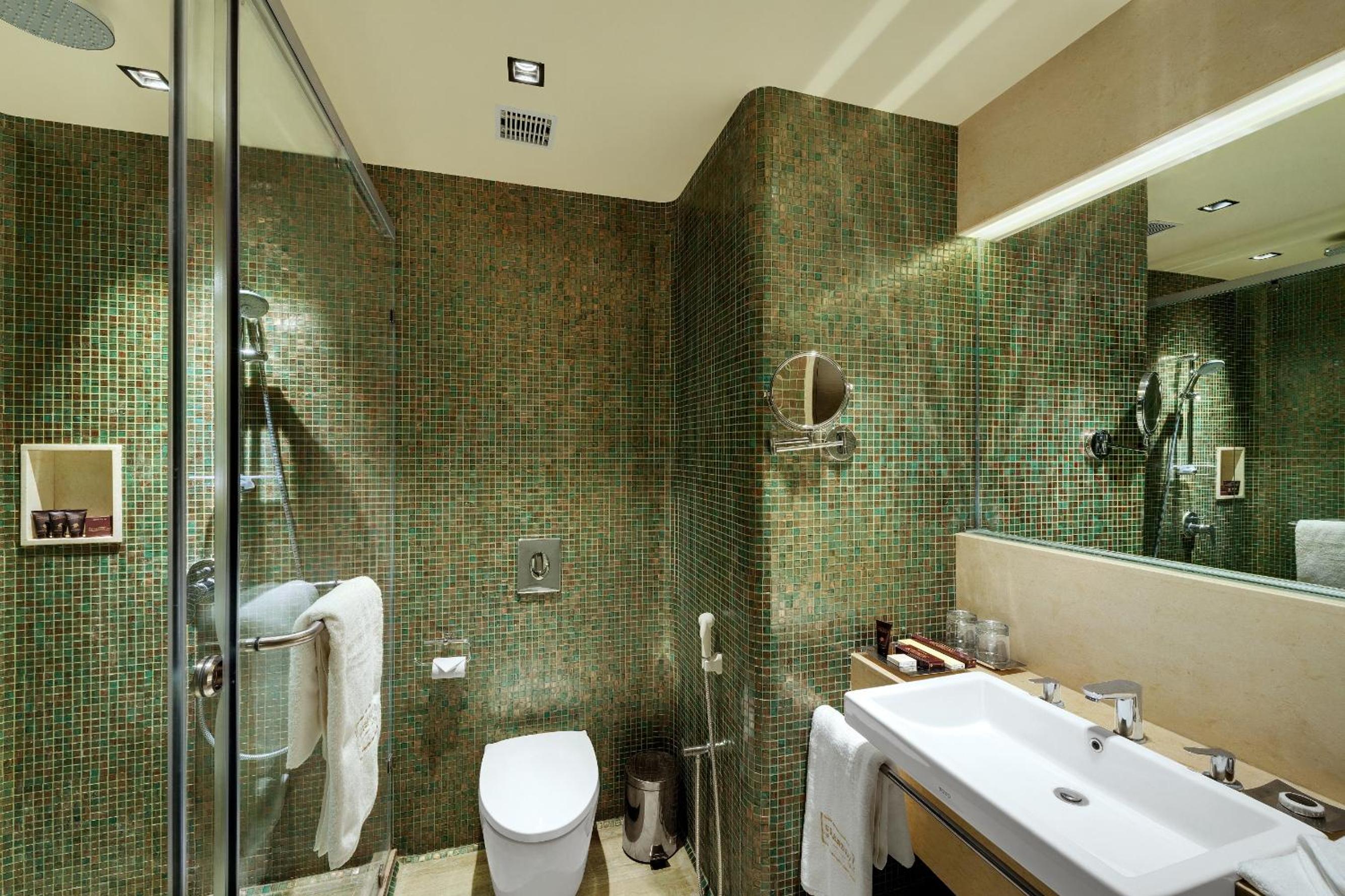 Grand Deluxe Suite, 2 Bedrooms, Balcony, Living Room, City or Garden View, Non-Smoking - 15% Discount on Food & Beverages - Photo 6