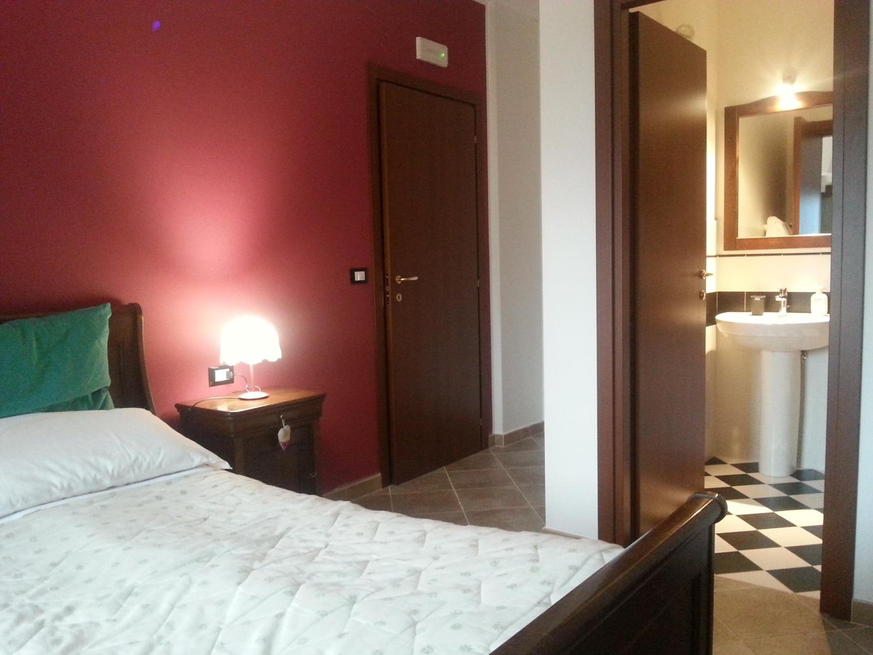 Double or Twin Room with Private Bathroom photo 2
