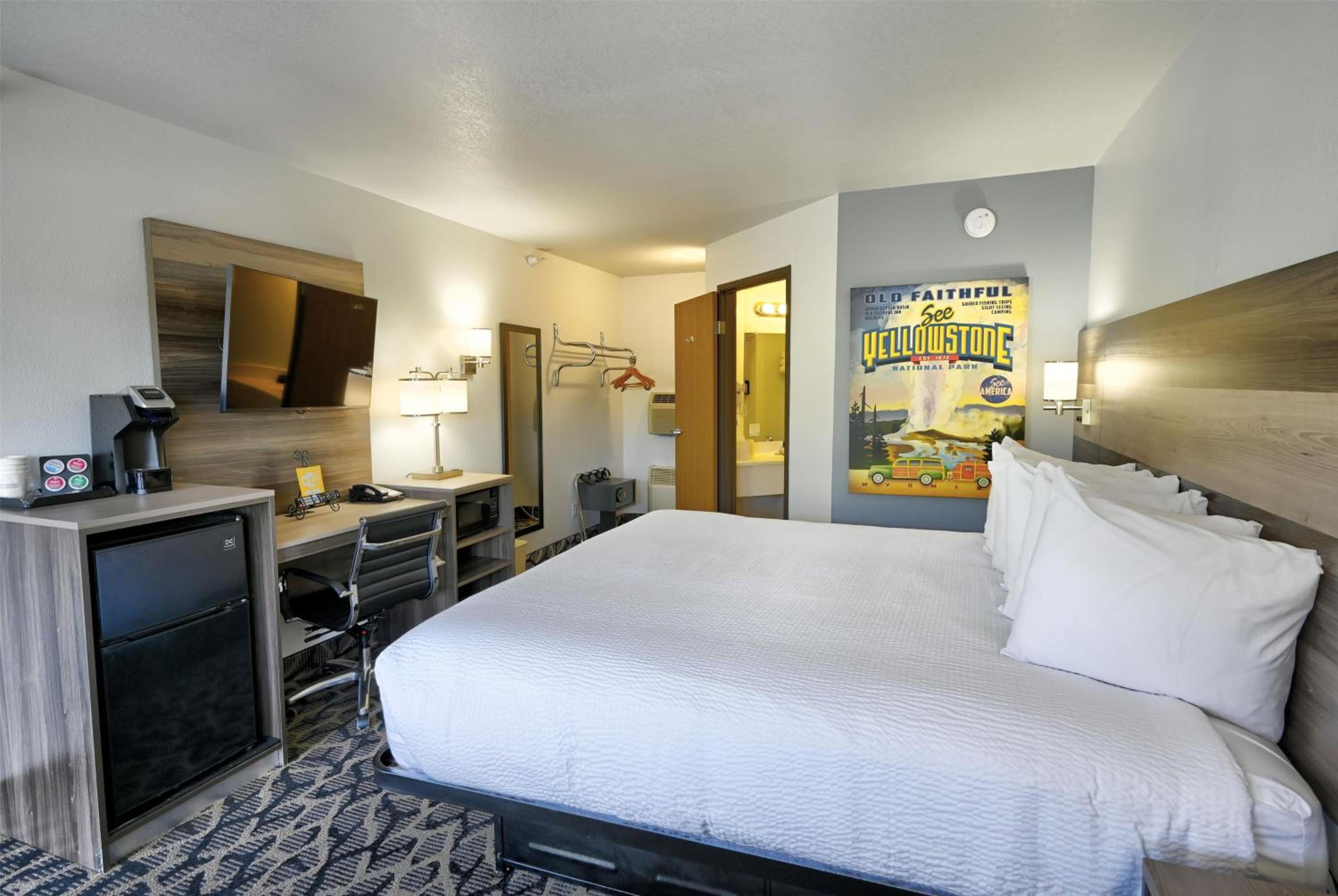 King Room with Mountain View - Non-Smoking - Photo 2