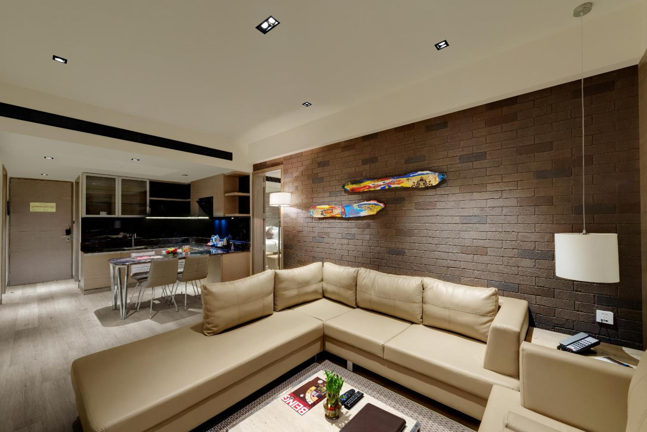 Grand Deluxe Suite, 2 Bedrooms, Balcony, Living Room, City or Garden View, Non-Smoking - 15% Discount on Food & Beverages - Photo 3