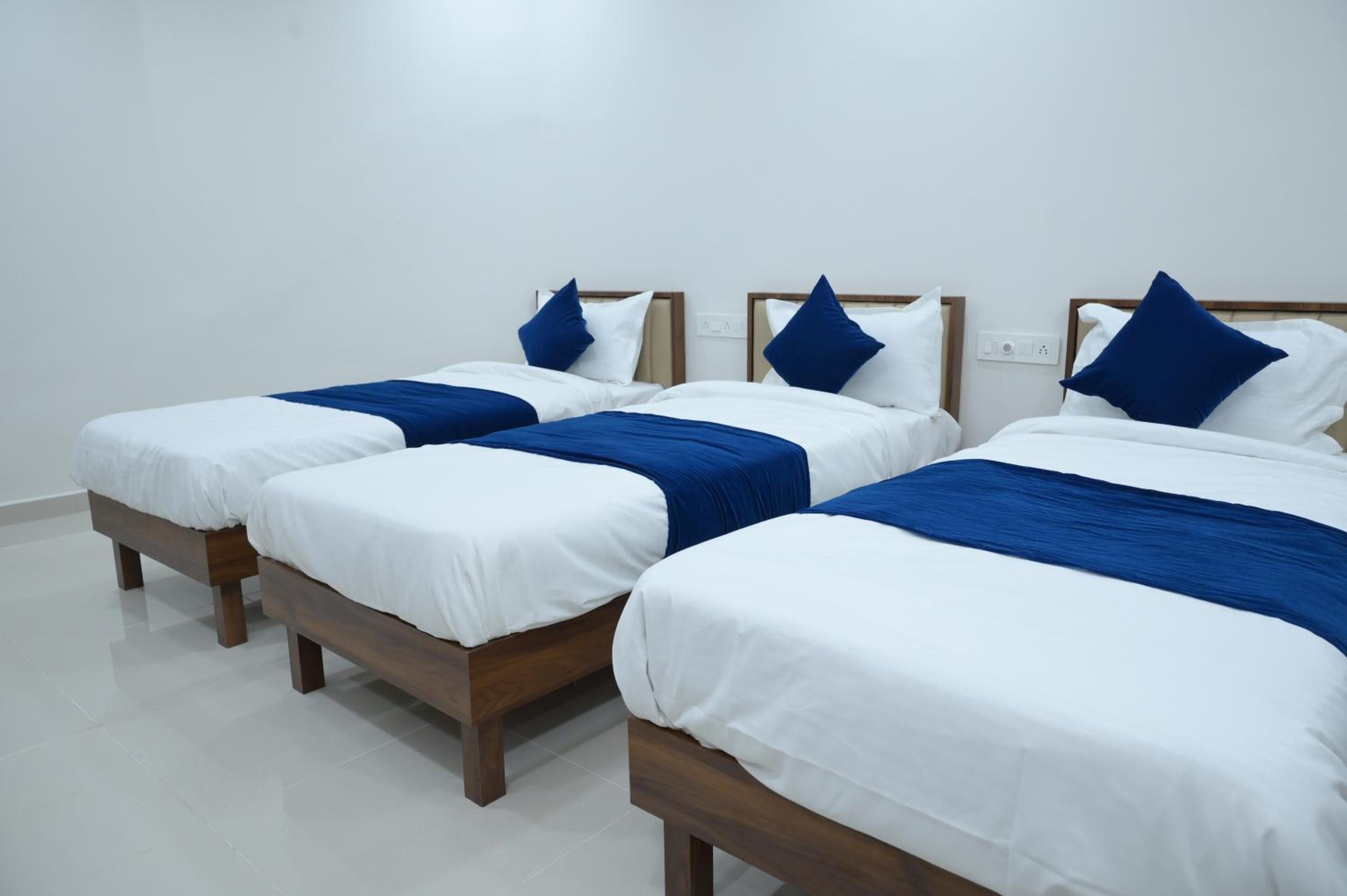 Deluxe Triple Room - Photo 3