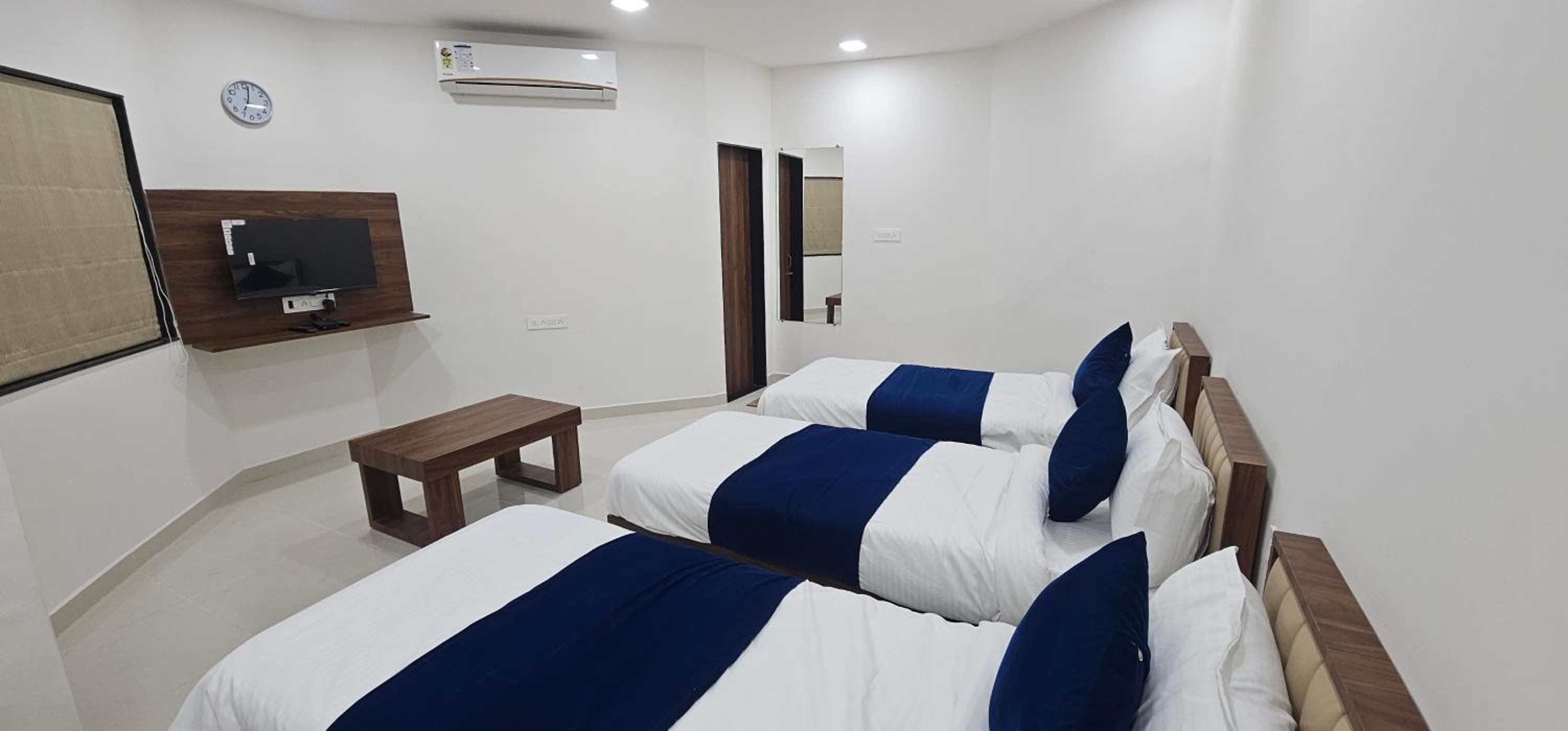 Deluxe Triple Room - Photo 5