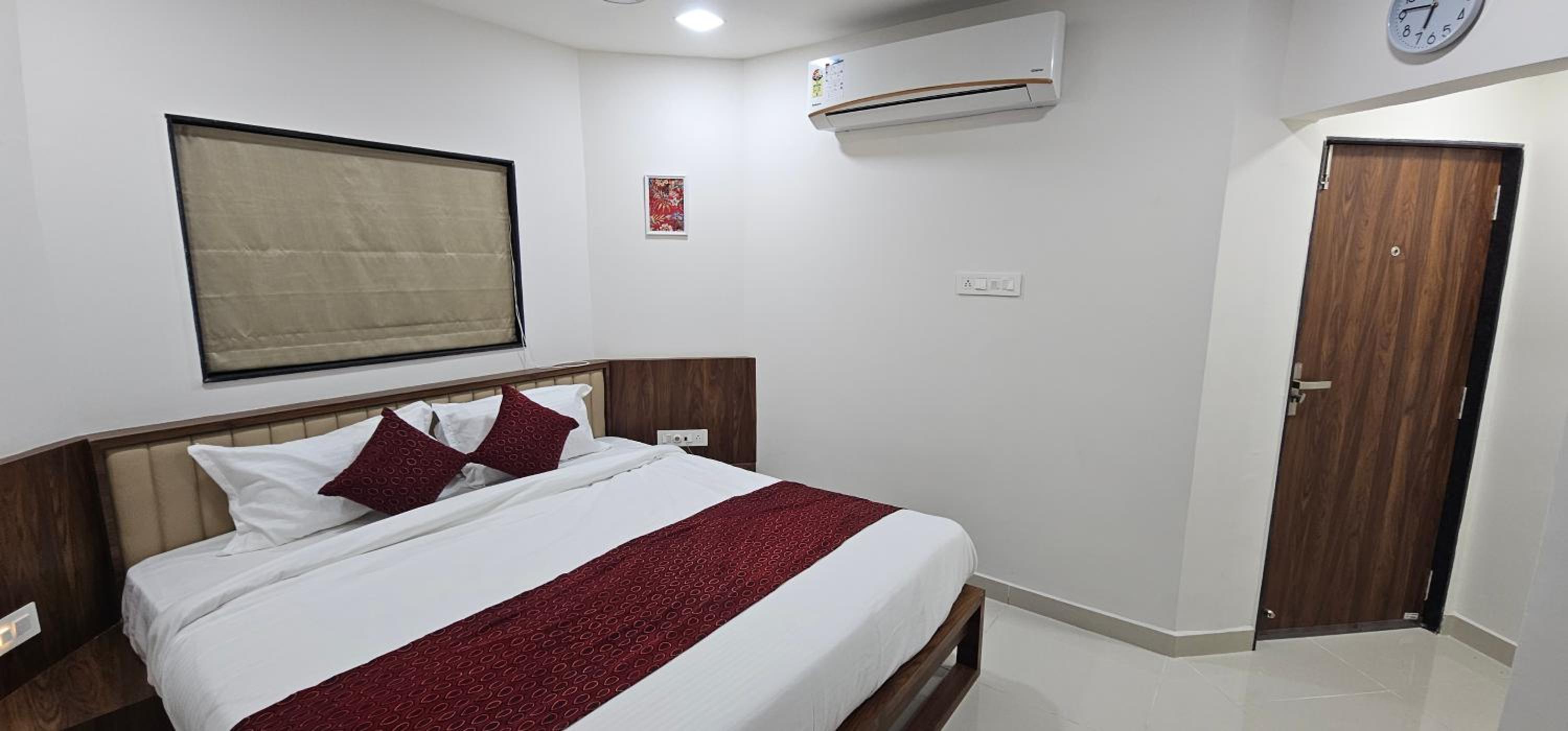 Deluxe Room - Photo 2
