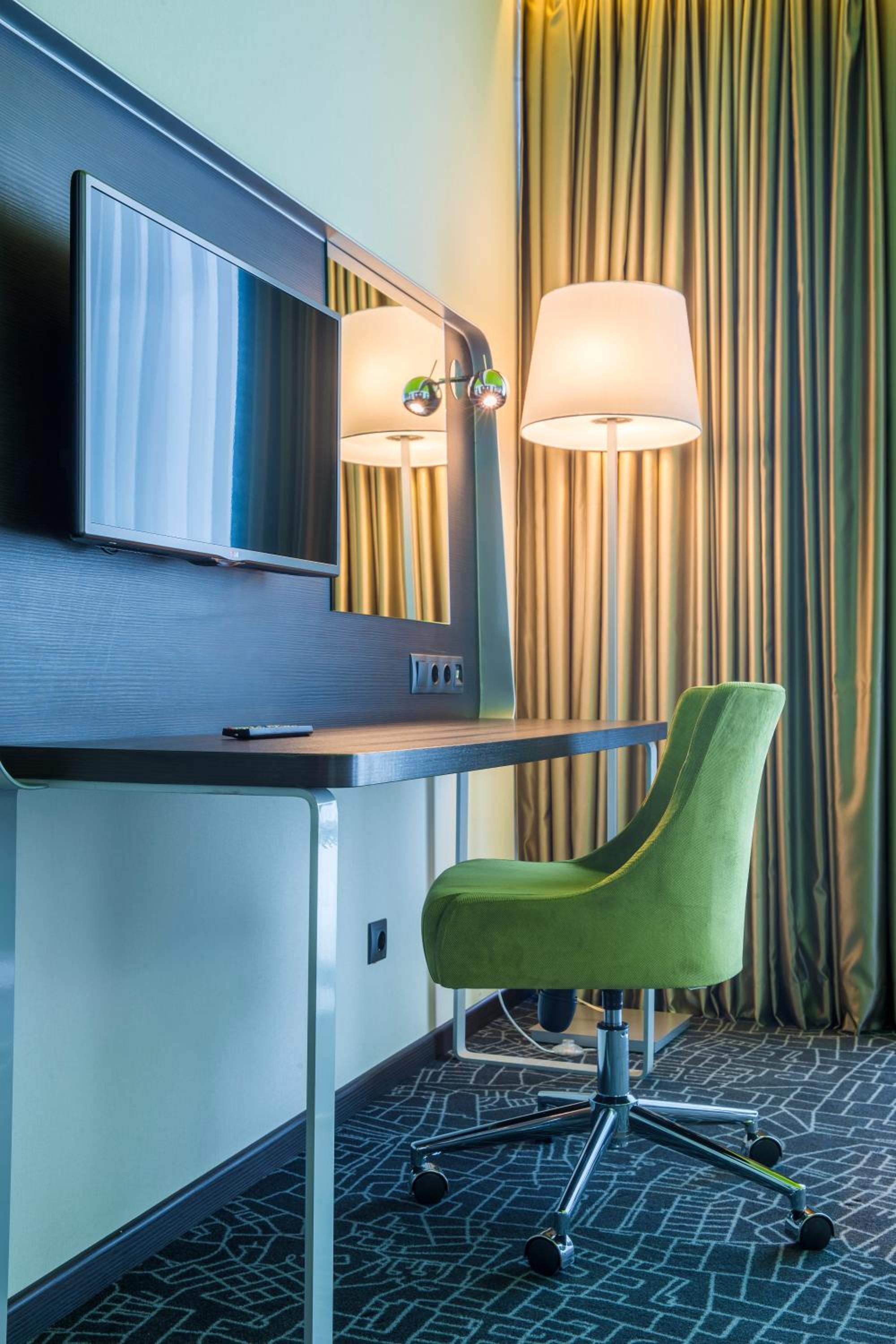 Superior Guest Room thumbnail 6