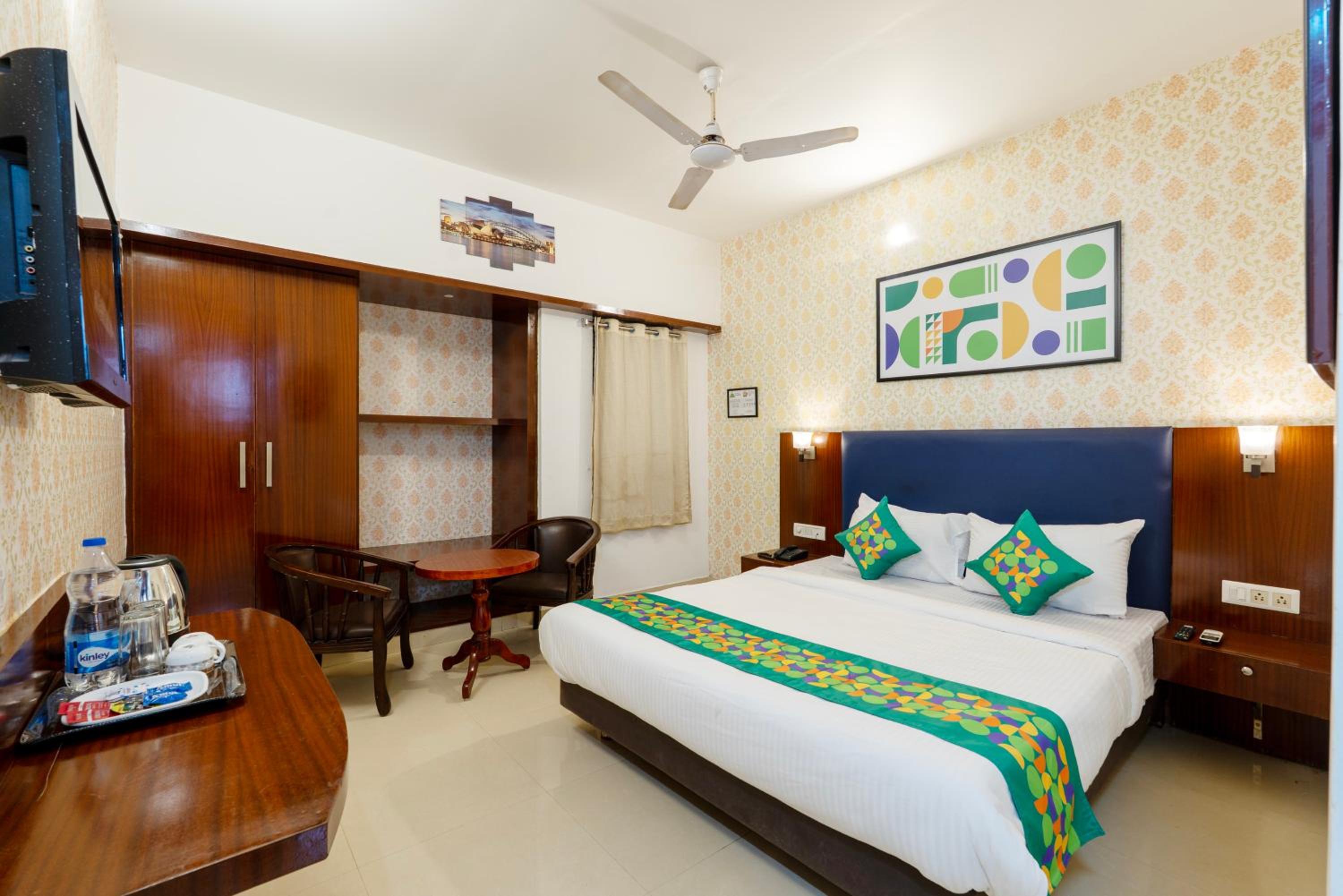 Deluxe Family Room