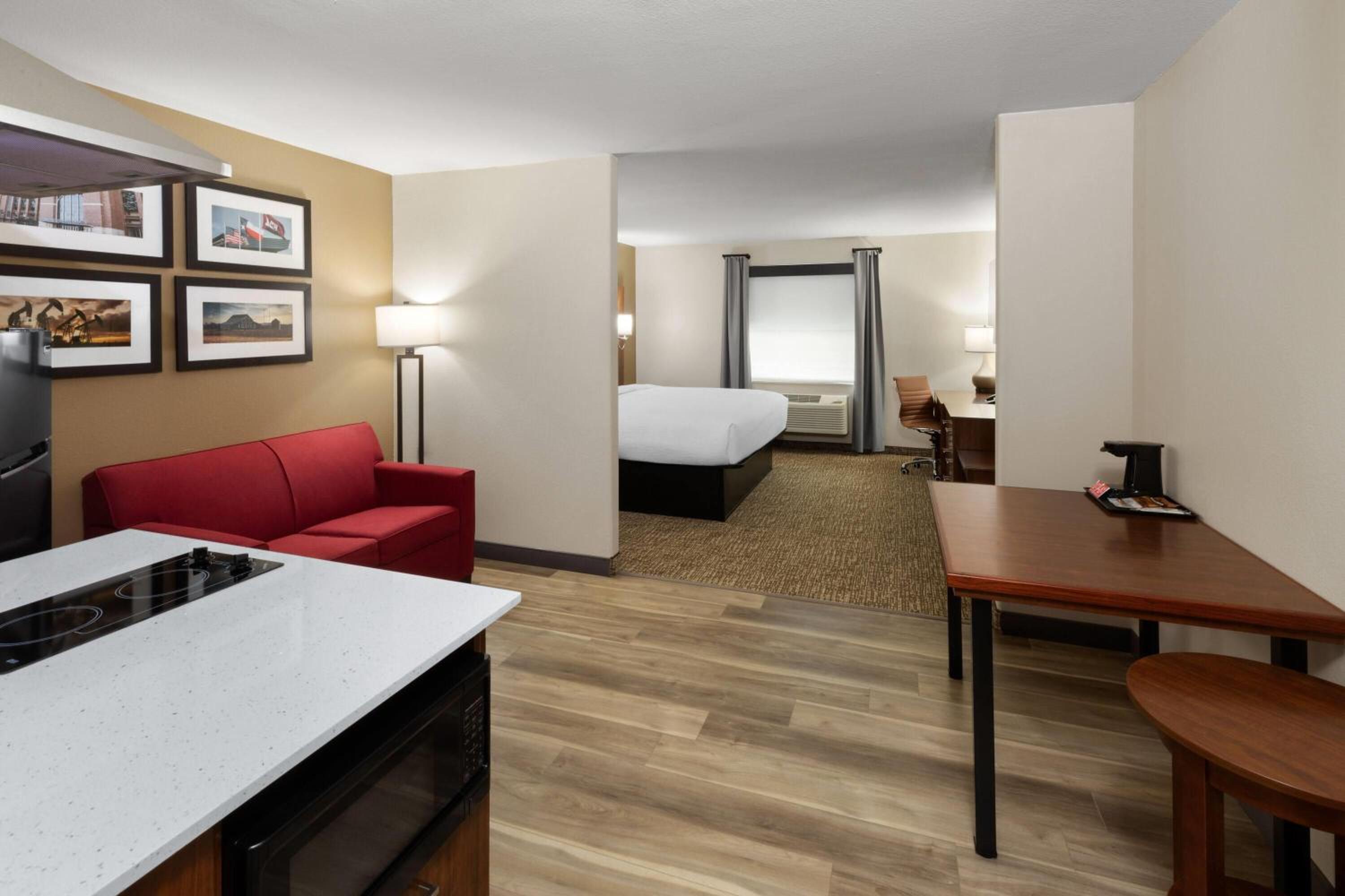 King Suite with Kitchenette - Non-Smoking photo 2