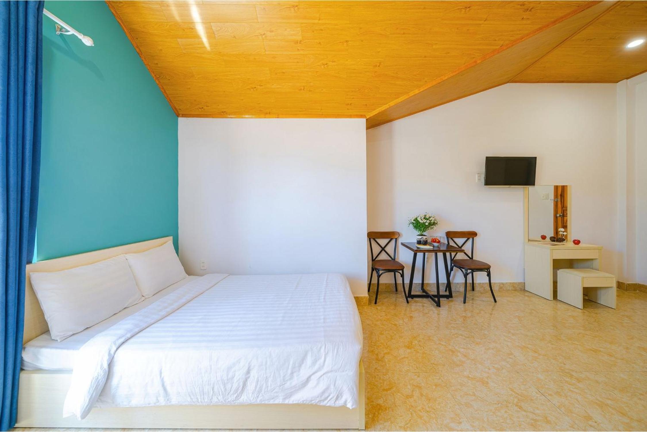 Junior Suite with Balcony