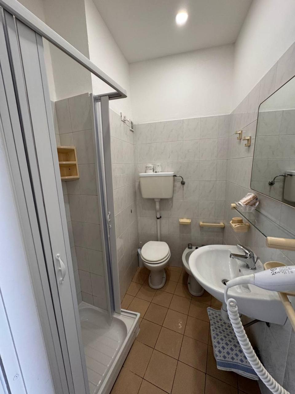 Double or Twin Room photo 3