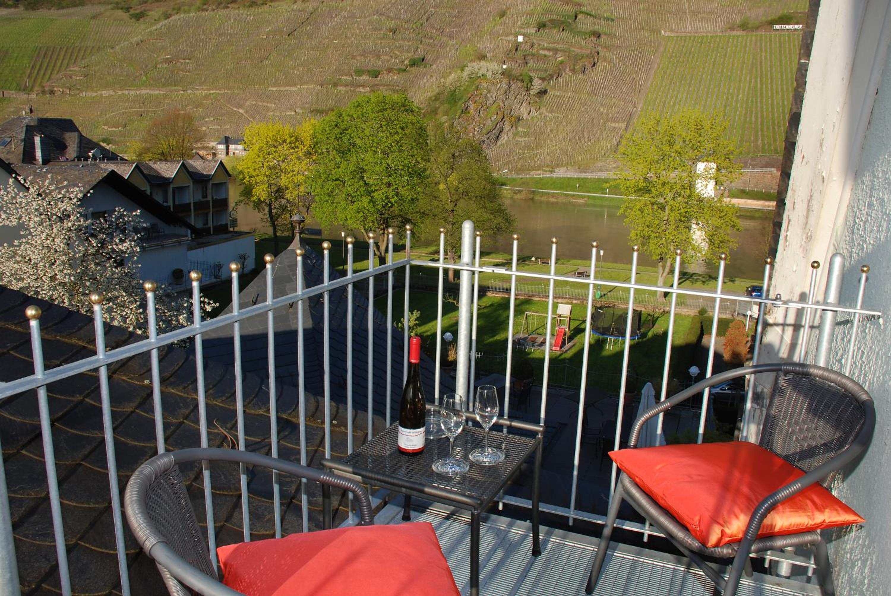 Double Room with Balcony - Photo 6