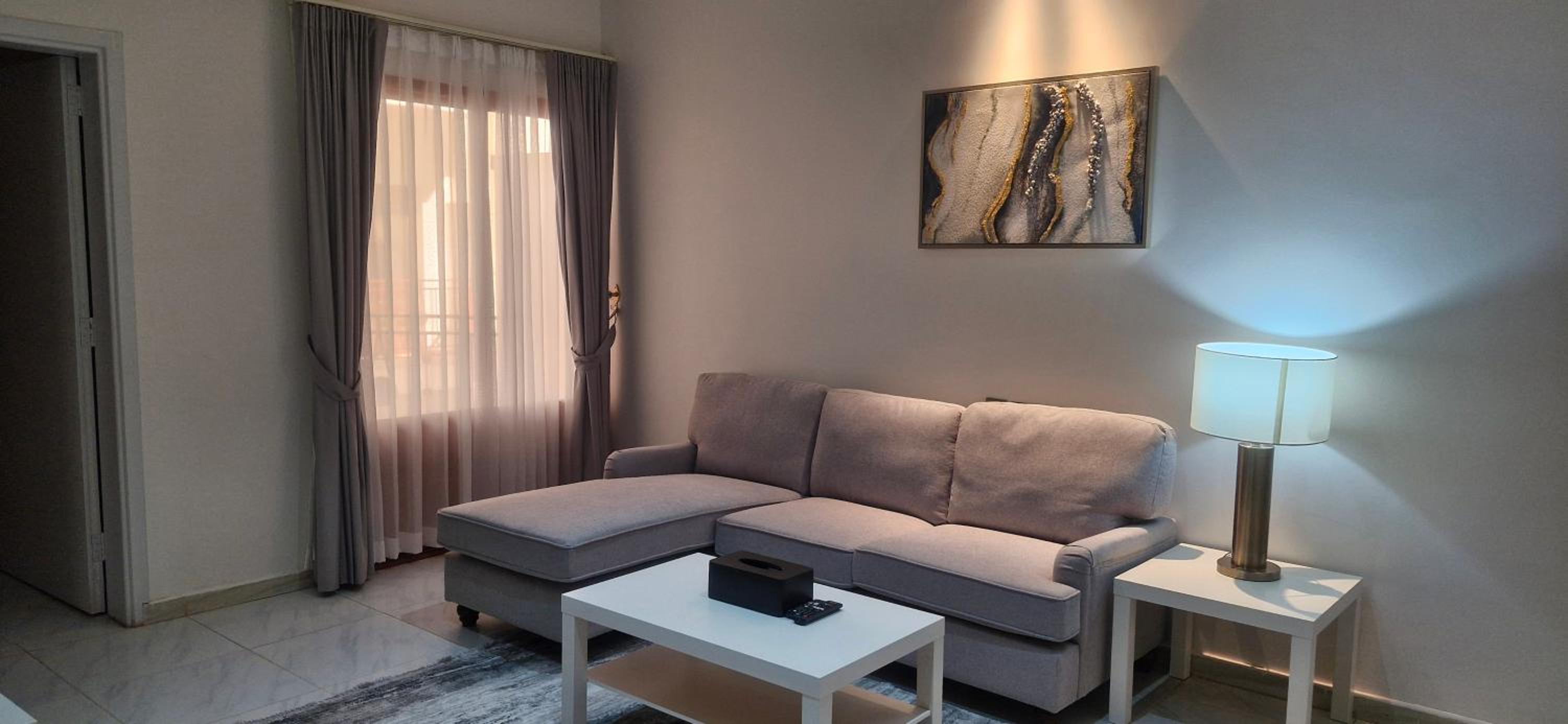 Superior Family Room photo 1