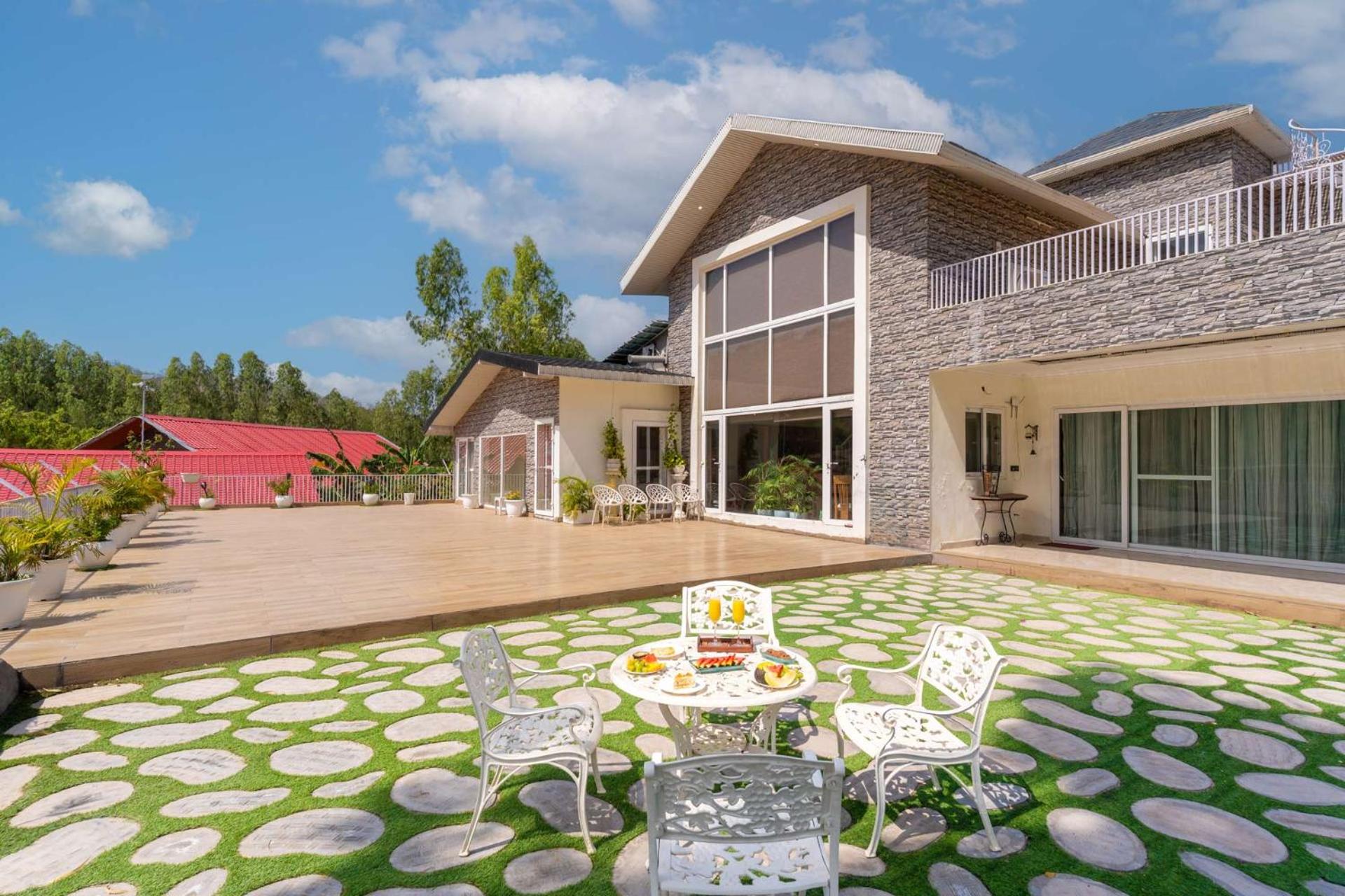 Villa photo 3
