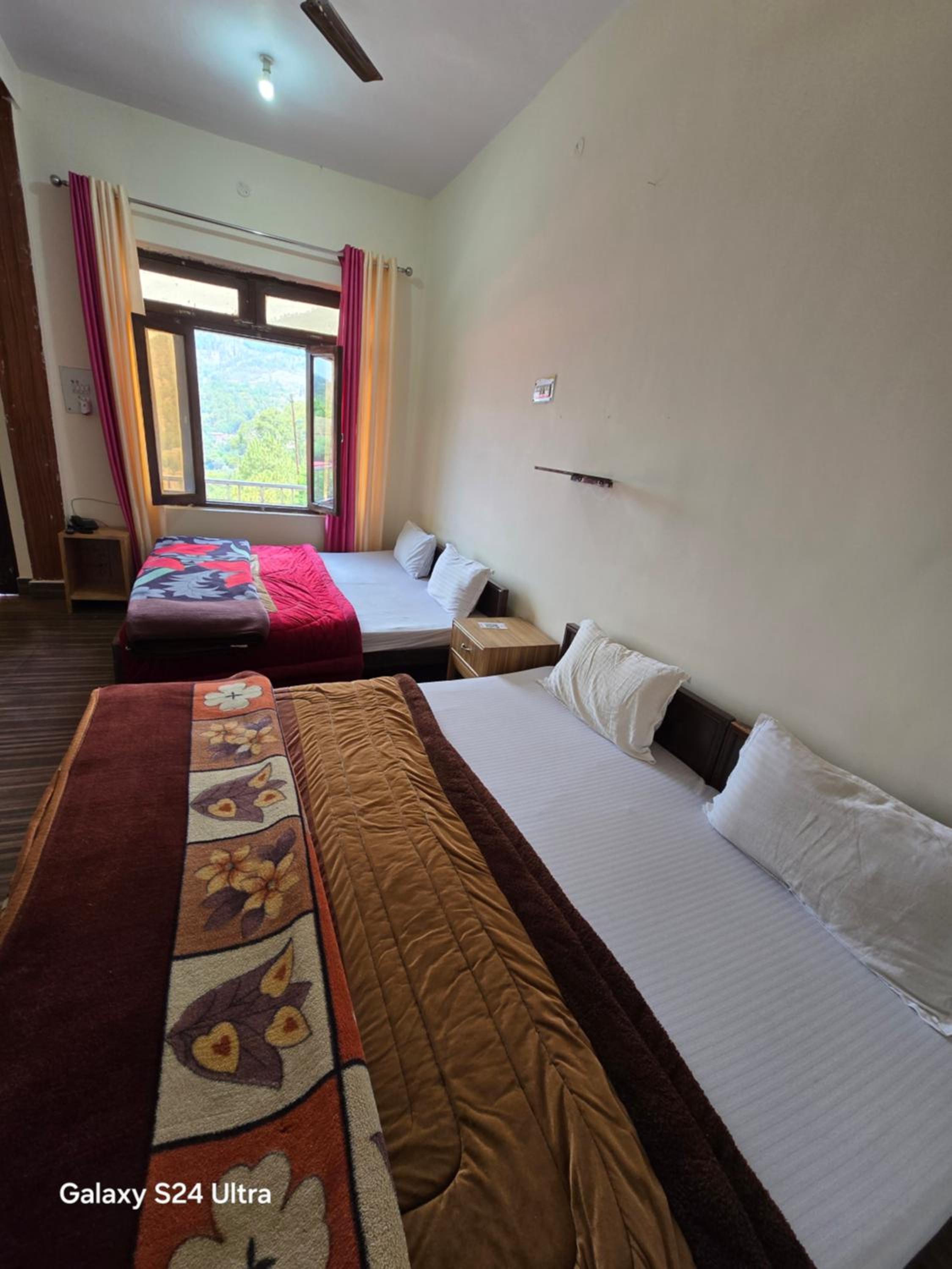 Deluxe Double or Twin Room with Mountain View