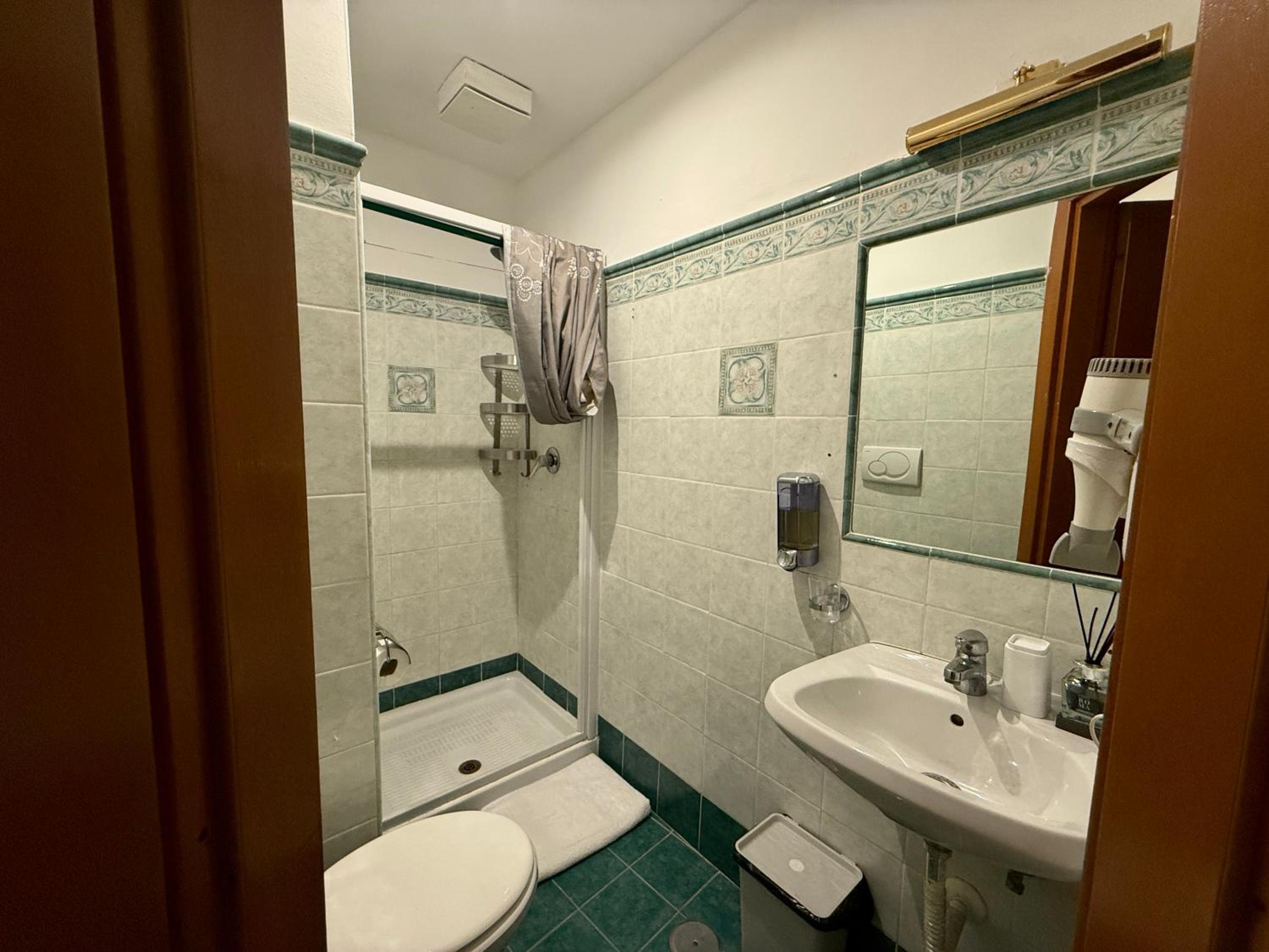 Double Room with Private Bathroom photo 3