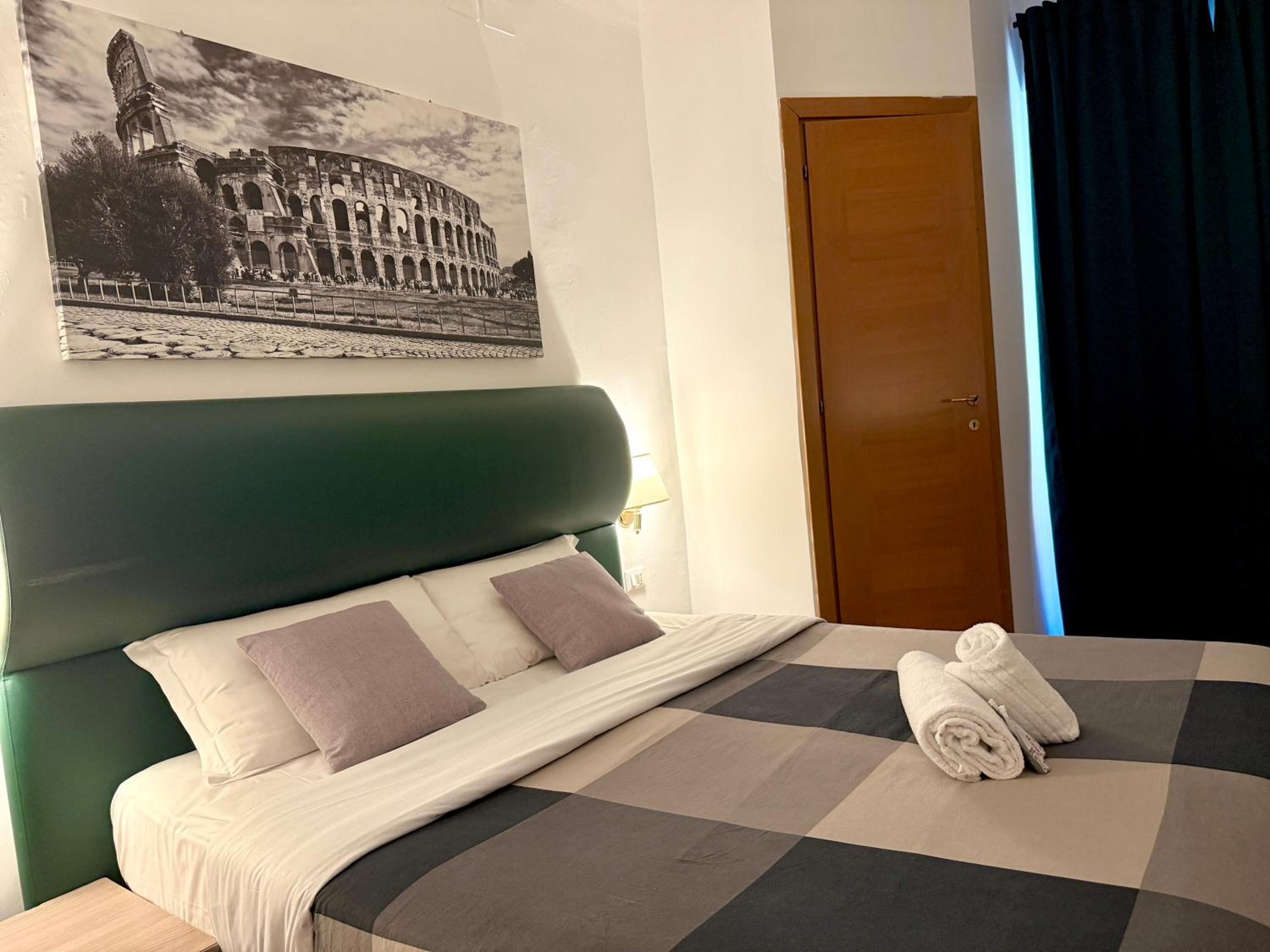 Double Room with Private Bathroom photo 2
