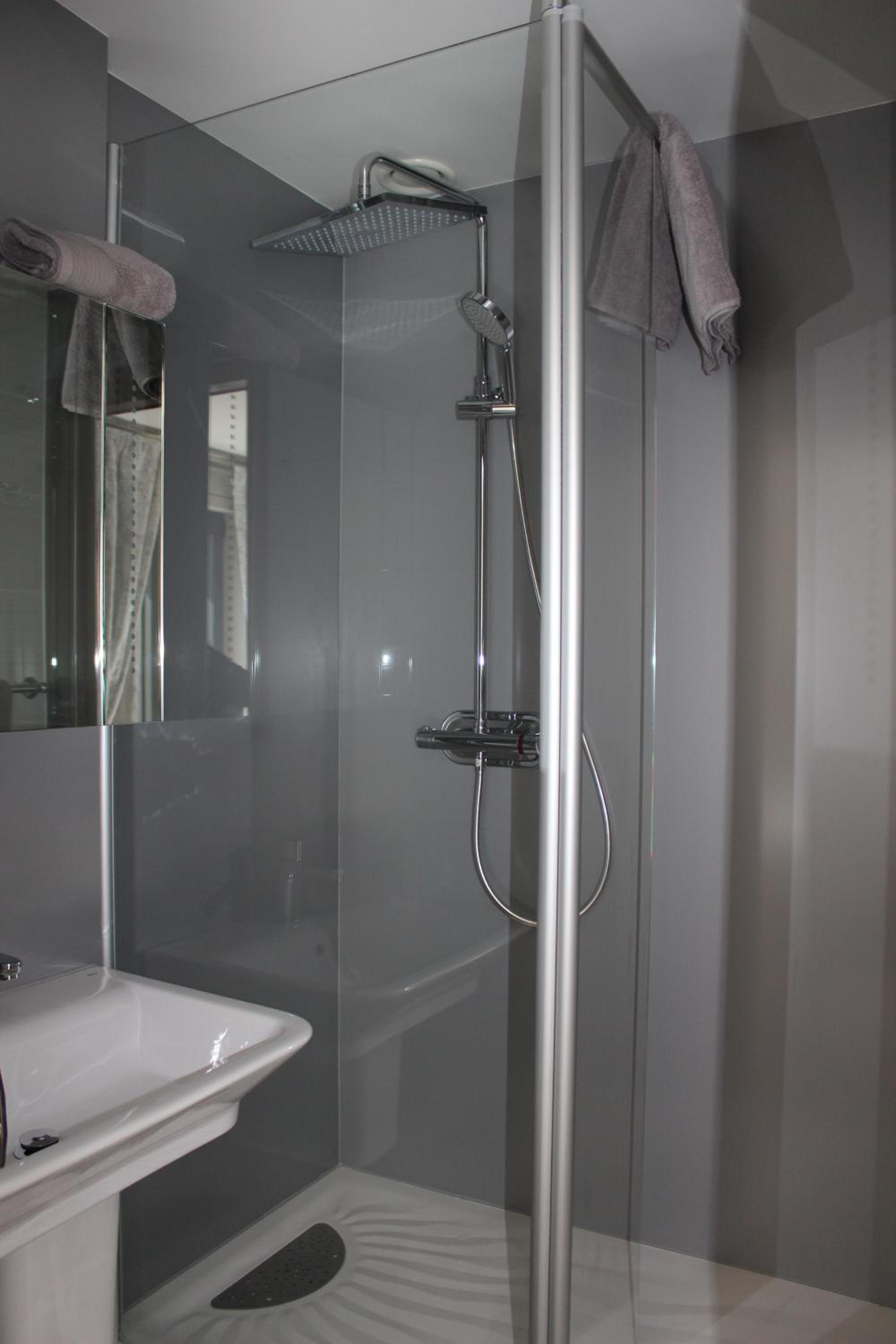 Double Room - Photo 12
