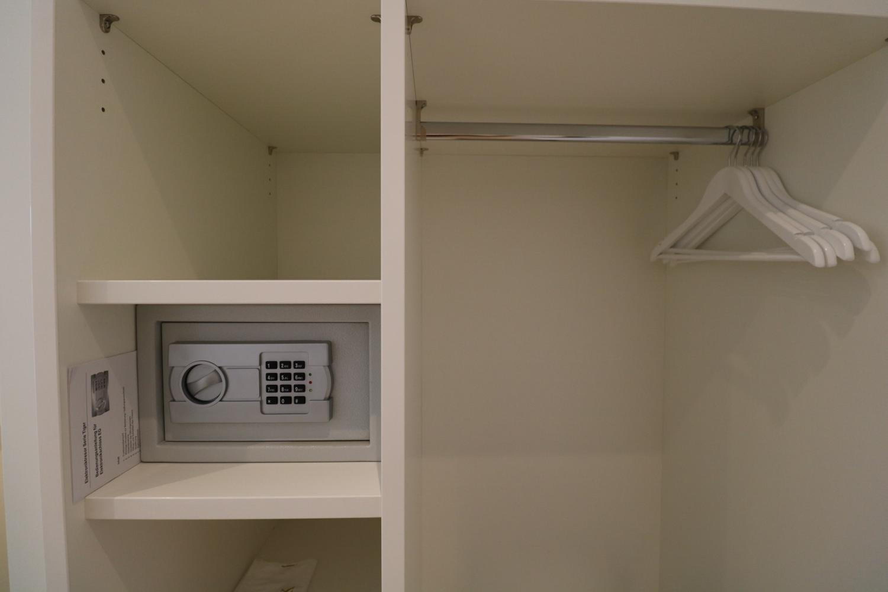 Standard Double Room - Photo 7