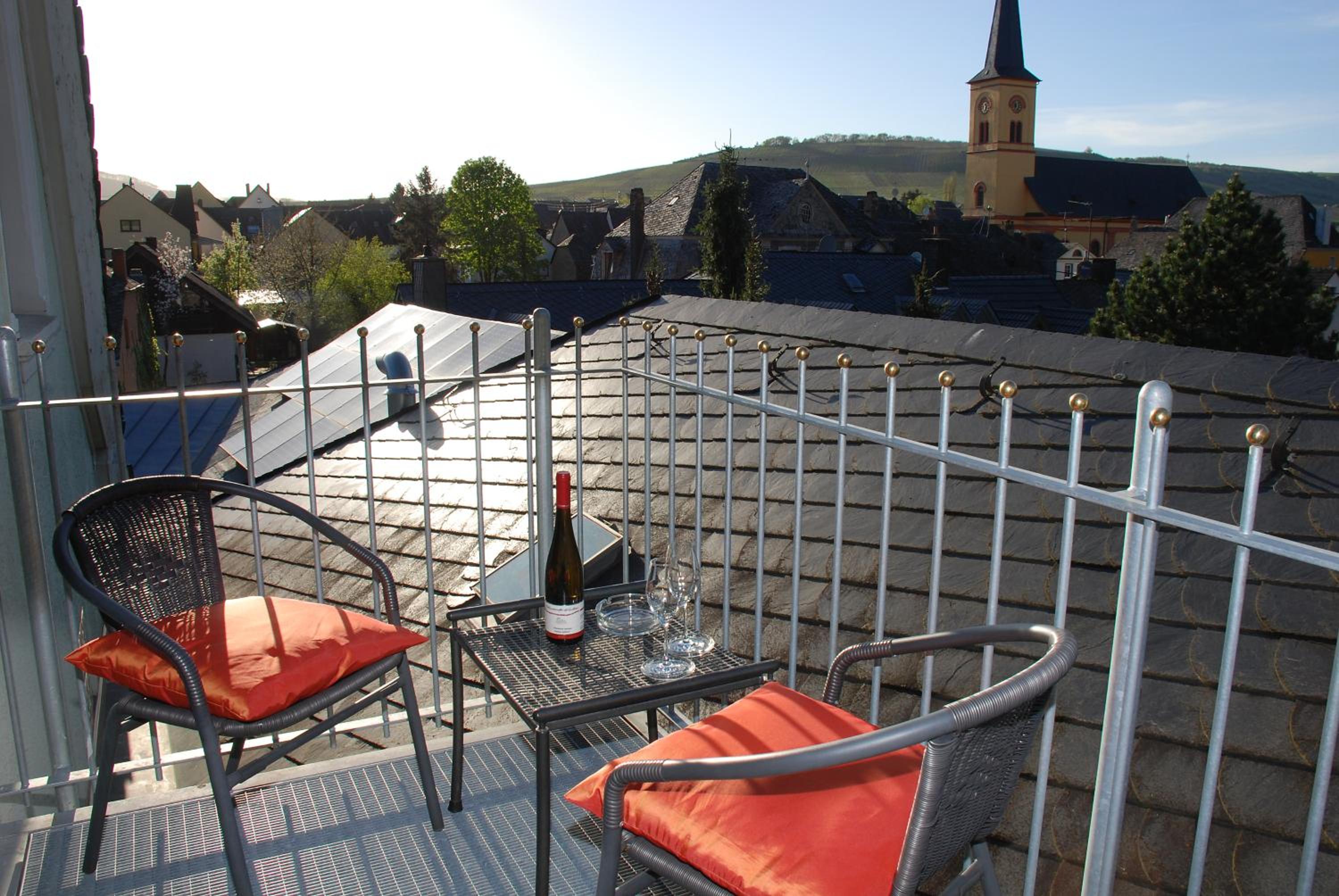Double Room with Balcony - Photo 7