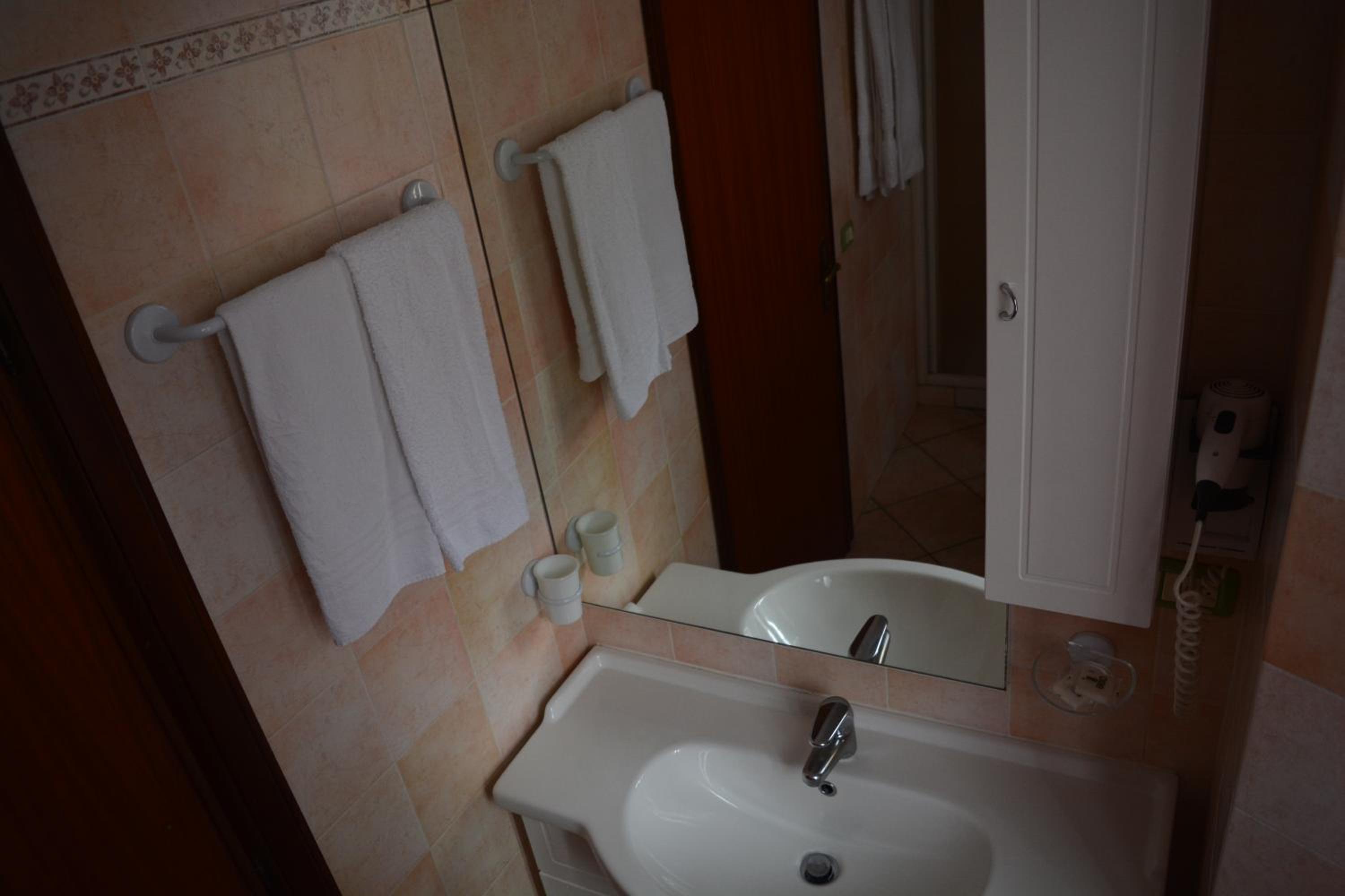 Double Room with Terrace - Photo 6