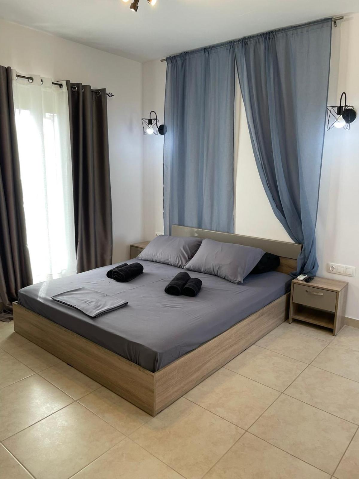 One-Bedroom House photo 1