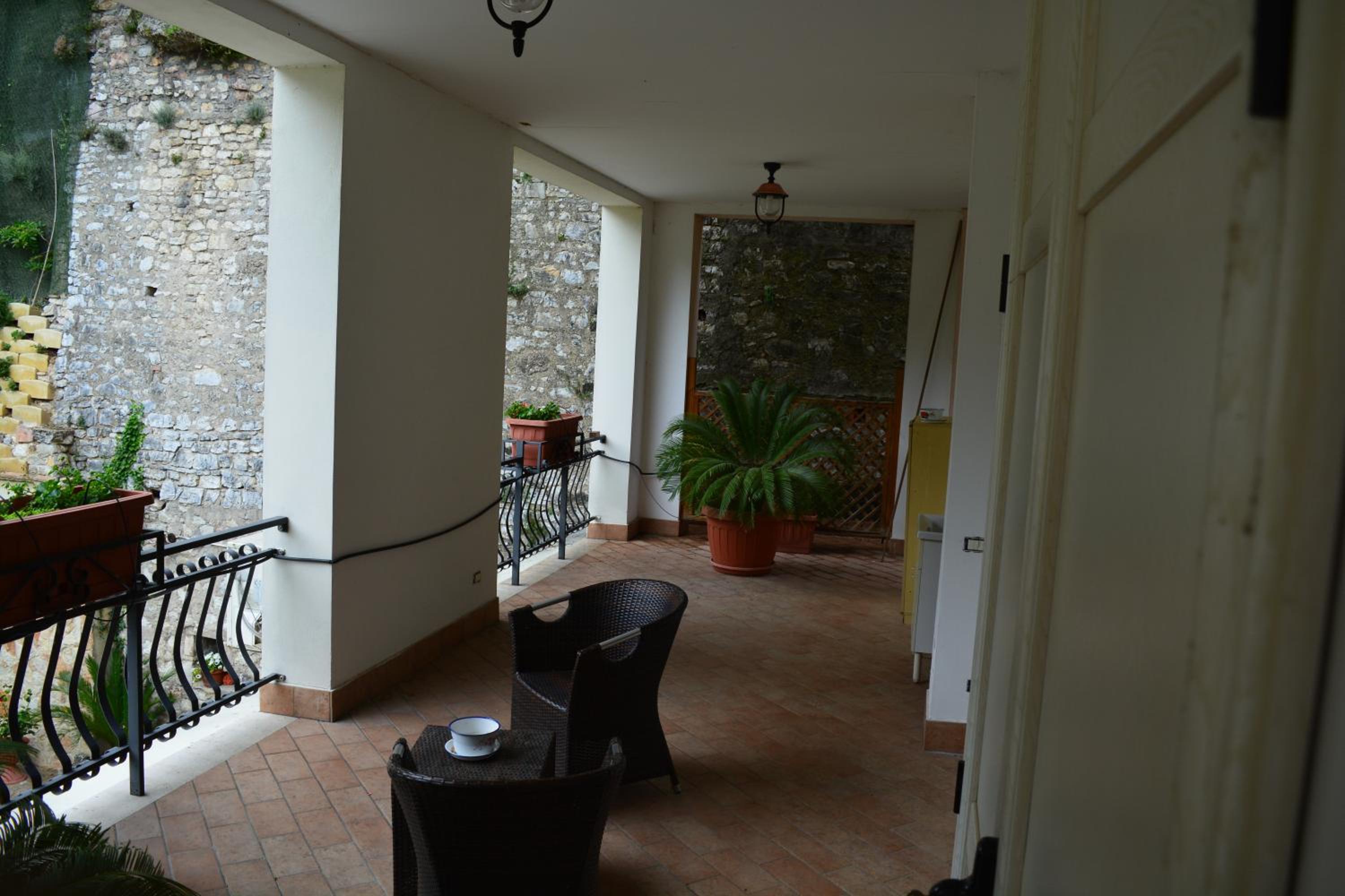 Double Room with Terrace - Photo 2