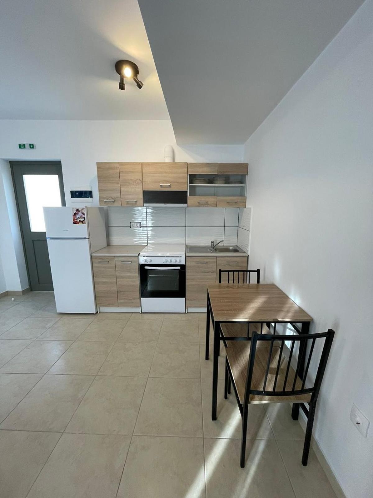 One-Bedroom House photo 2