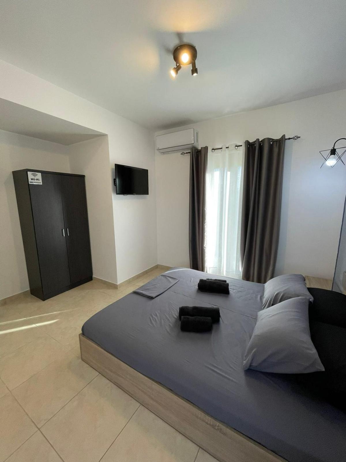 One-Bedroom House photo 3