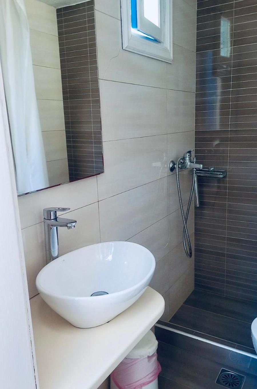 Double Room with Private External Bathroom - Photo 3