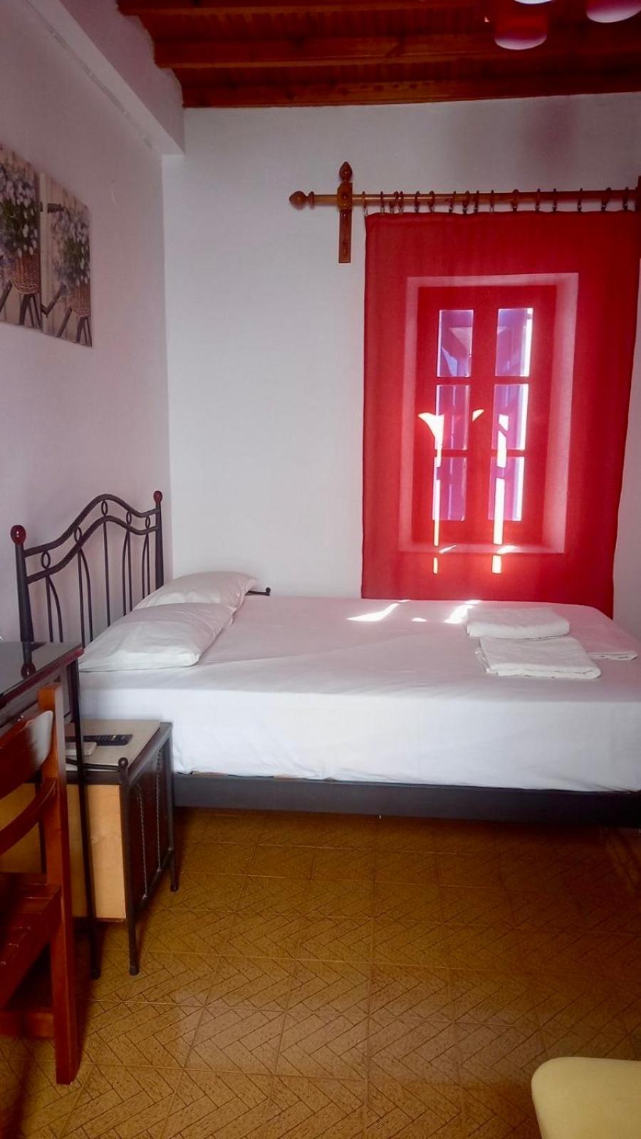 Double Room with Private External Bathroom - Photo 1