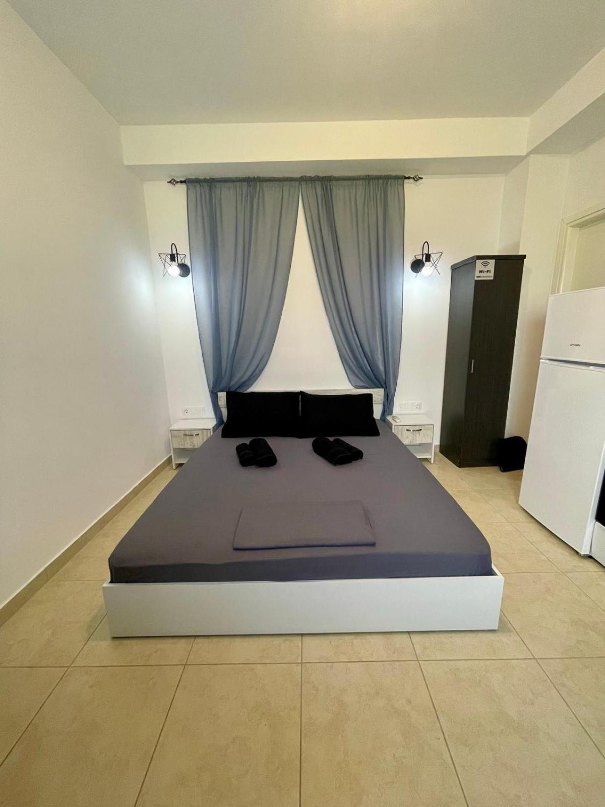 One-Bedroom House photo 1