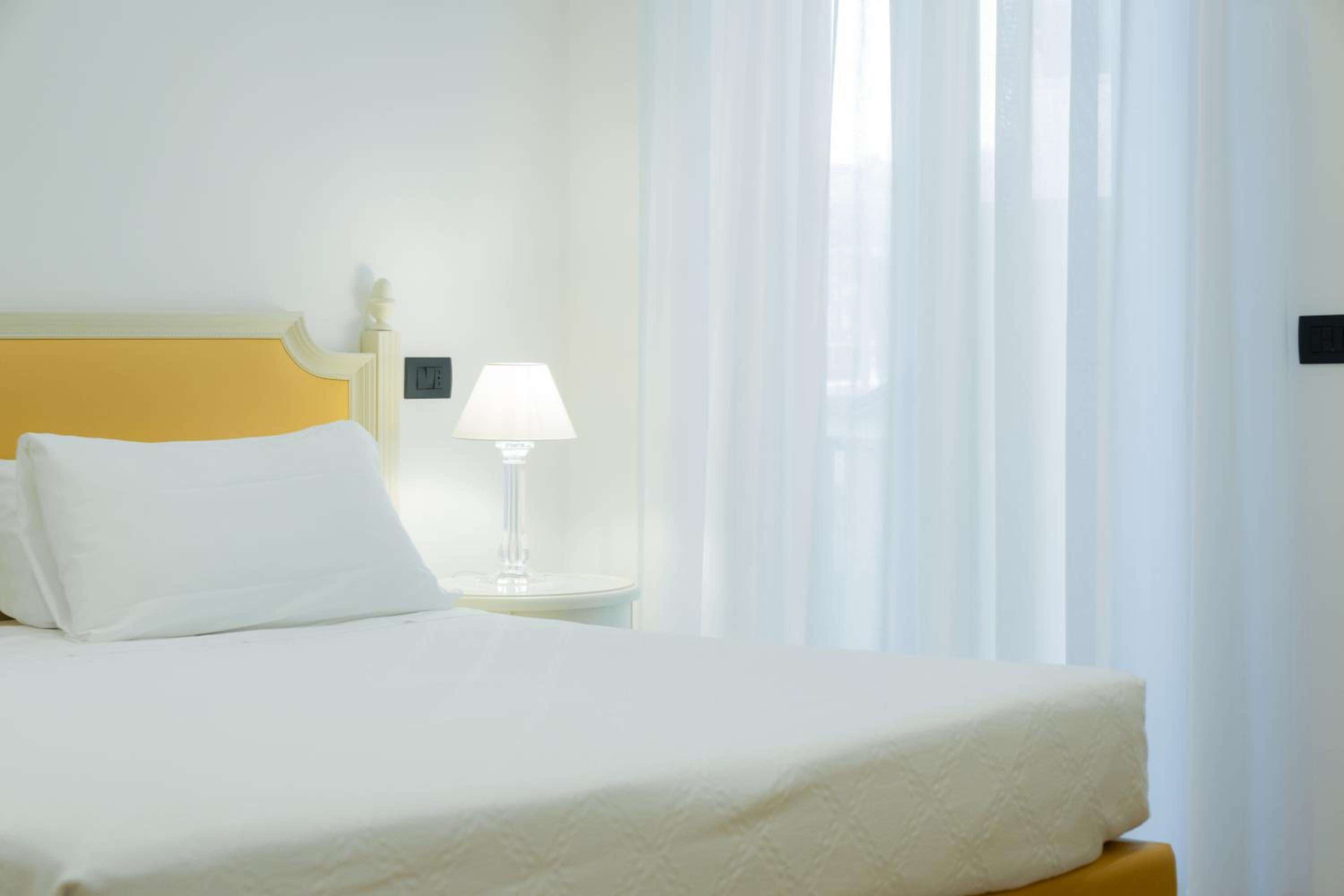 Superior Double or Twin Room - Photo 10