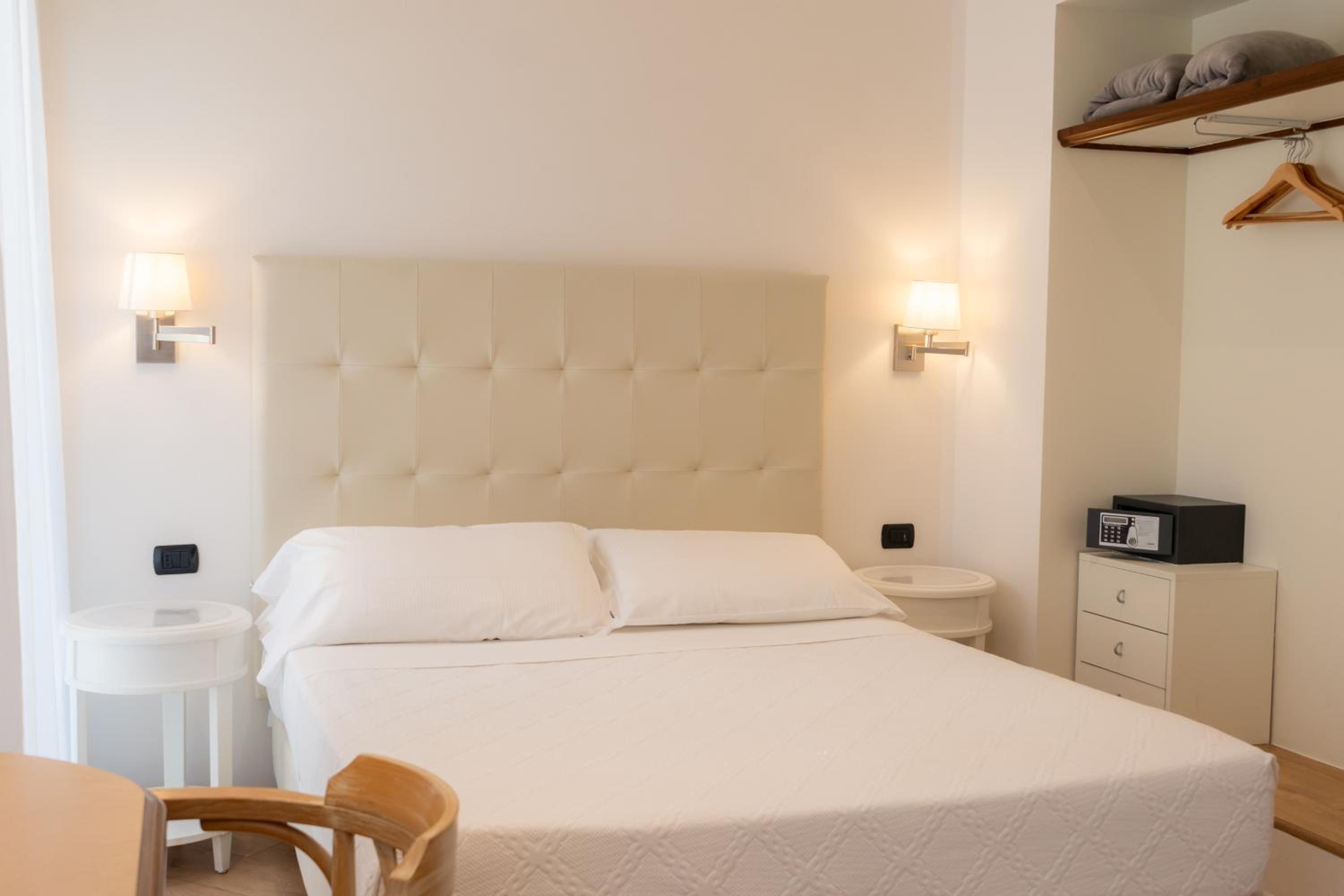Superior Triple Room - Photo 4