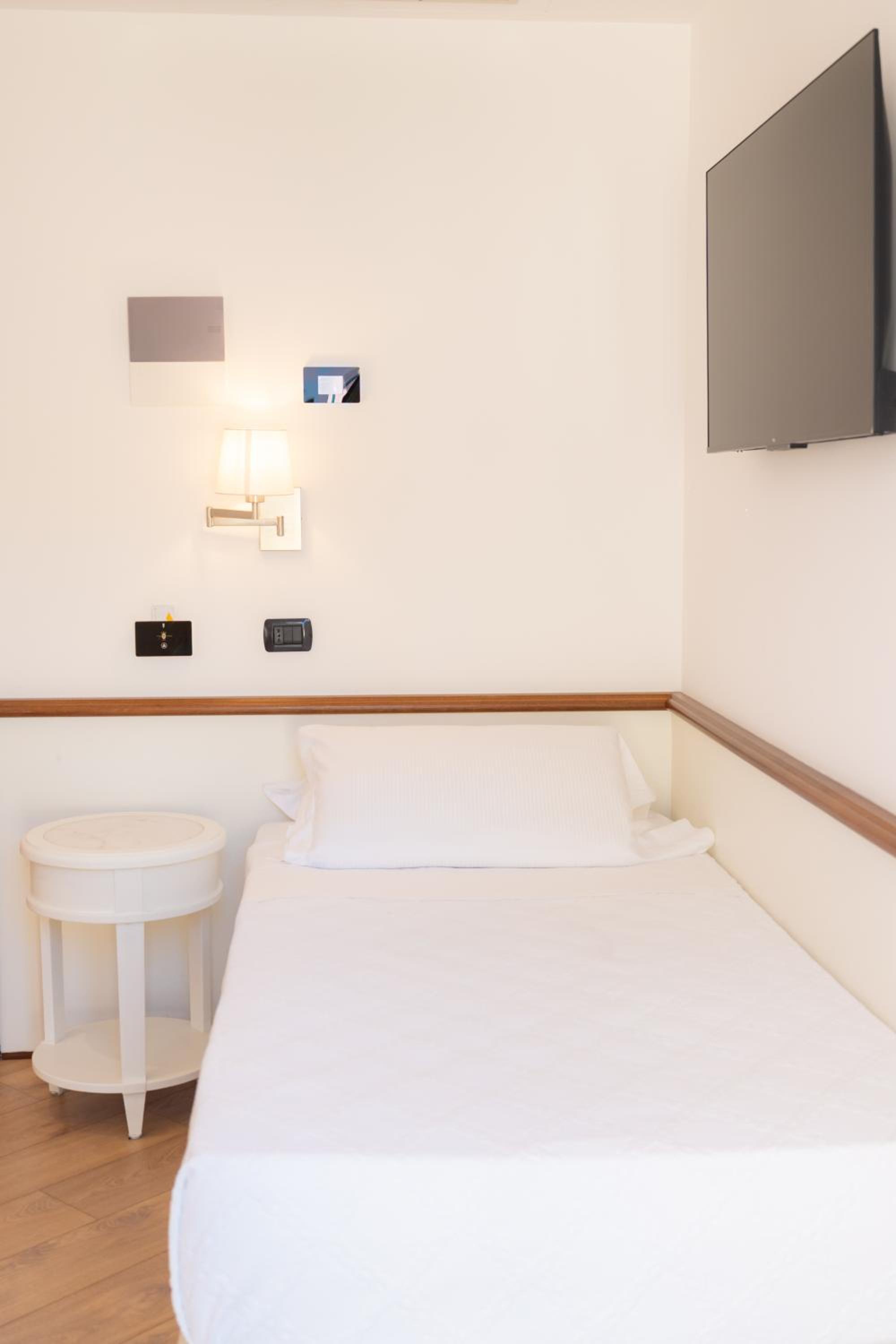 Superior Triple Room - Photo 5