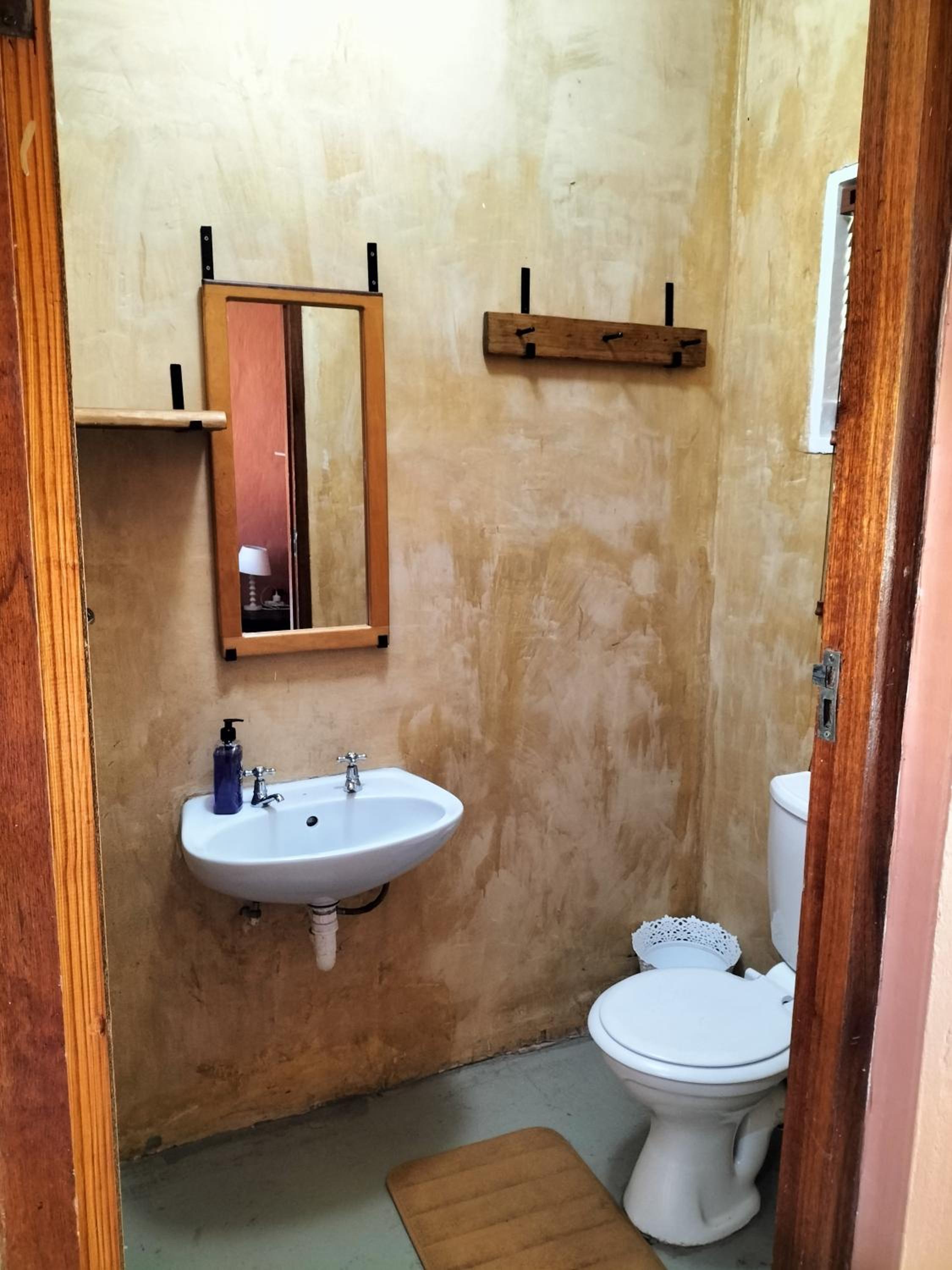 Family Room with Bathroom photo 1
