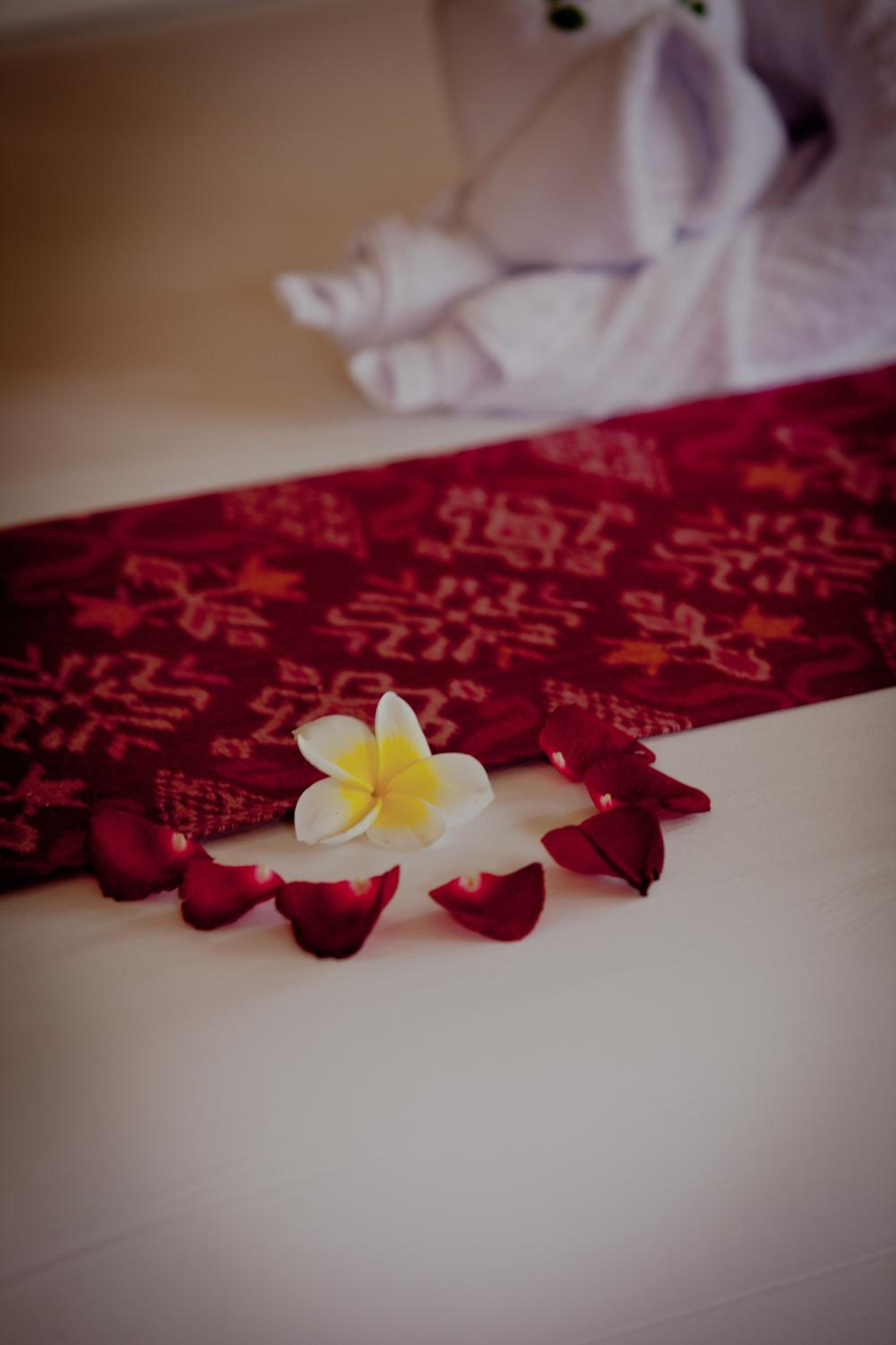 Honeymoon Package at Suite Room - Photo 17