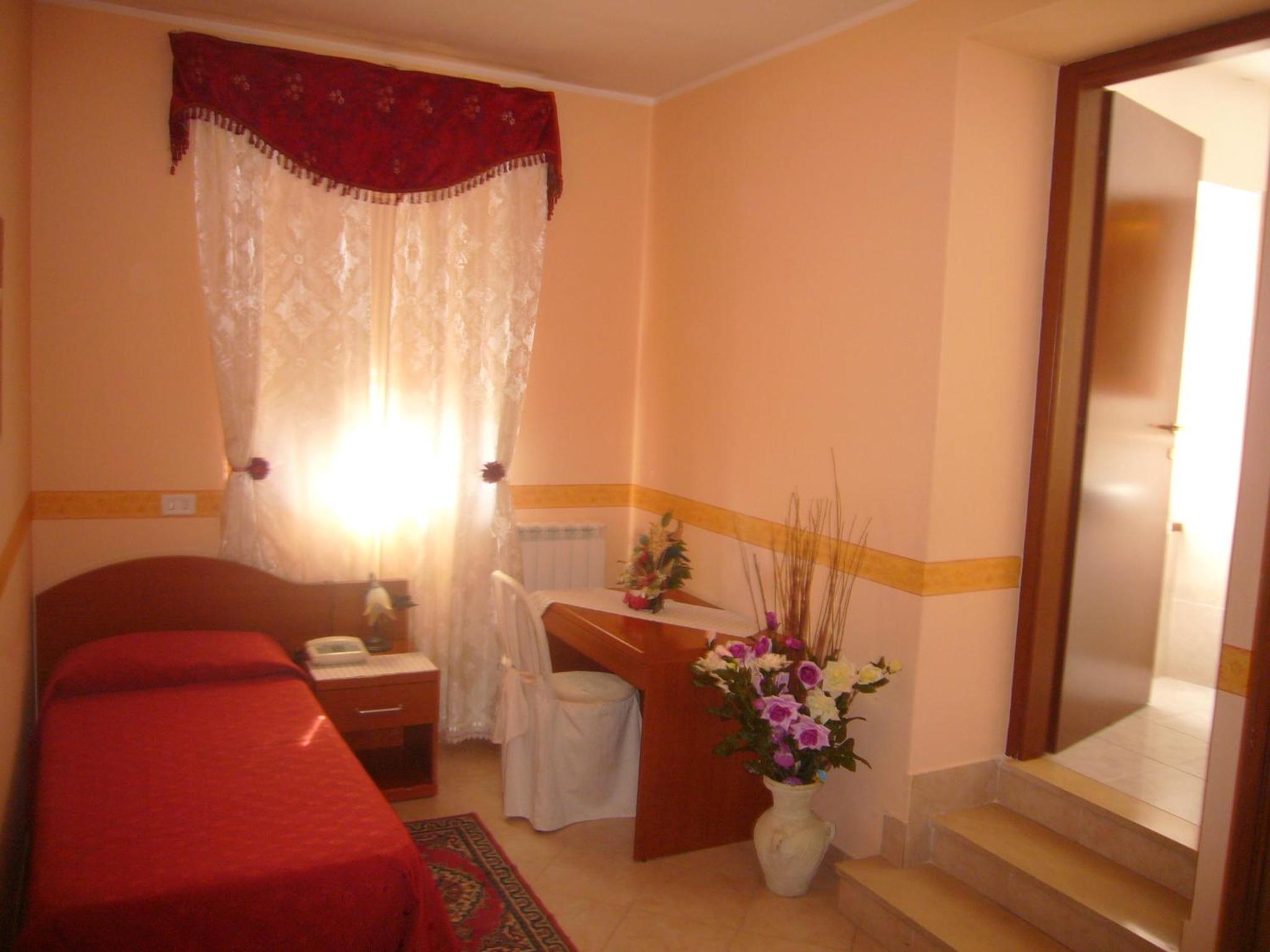 Single Room photo 1